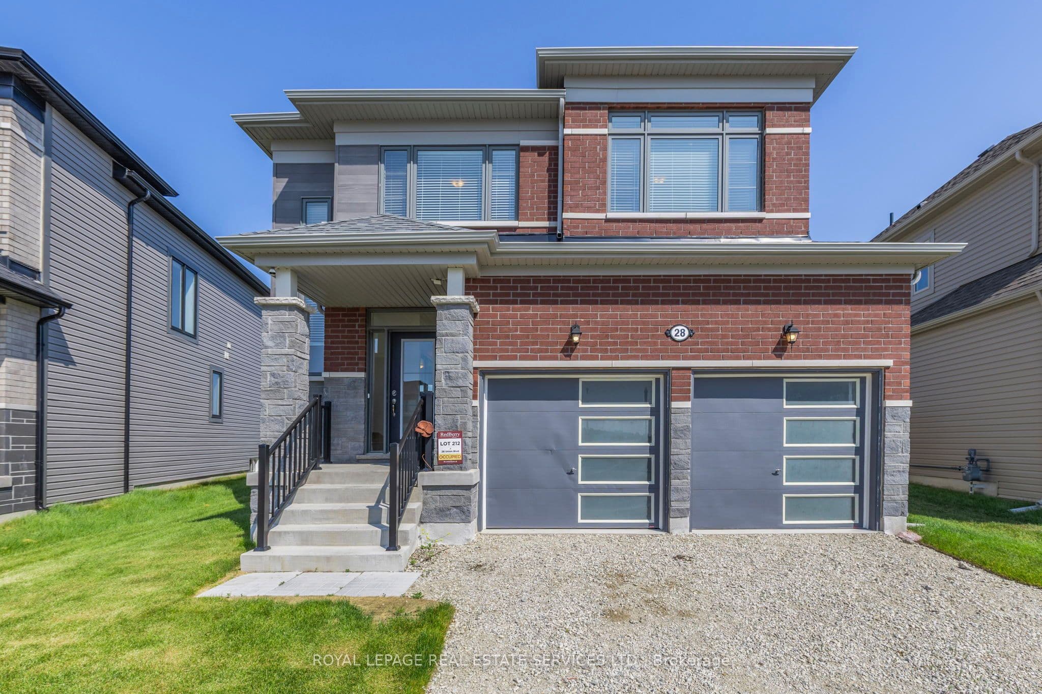 28 Union Boulevard photo 1