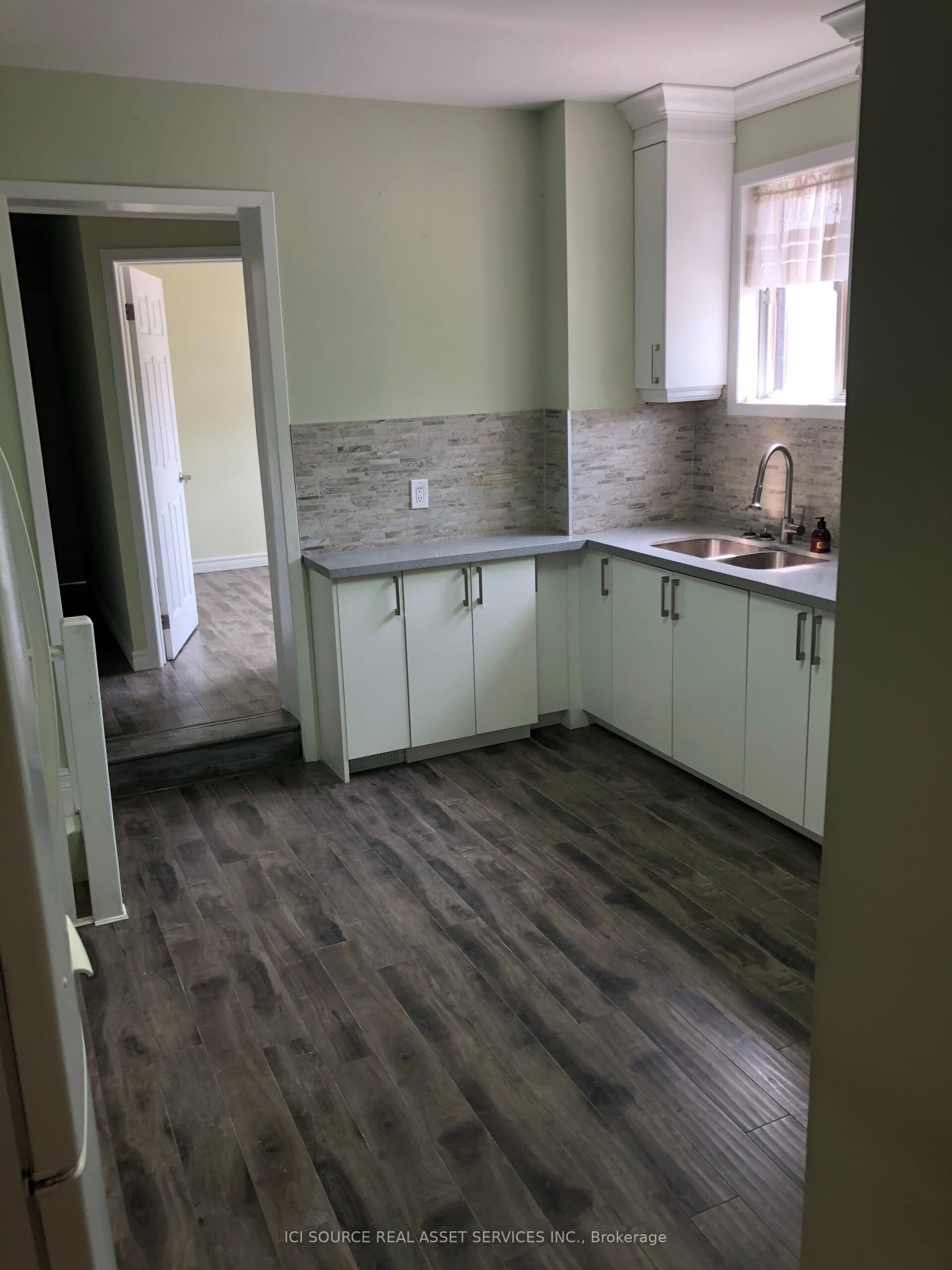 Unit 1 849 Bathurst Street photo 1