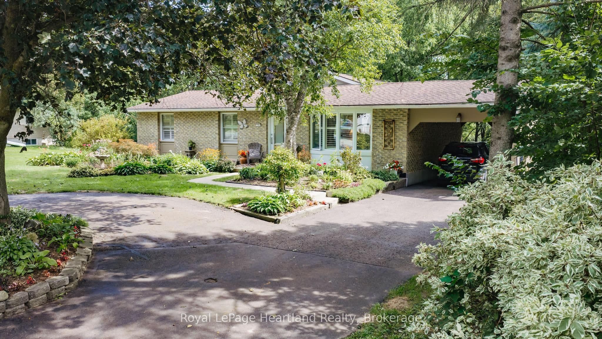 138 Victoria Terrace photo 1
