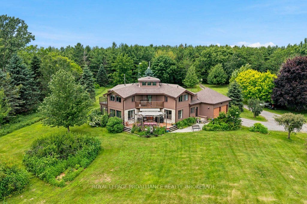 2576 Howe Island Drive photo 1