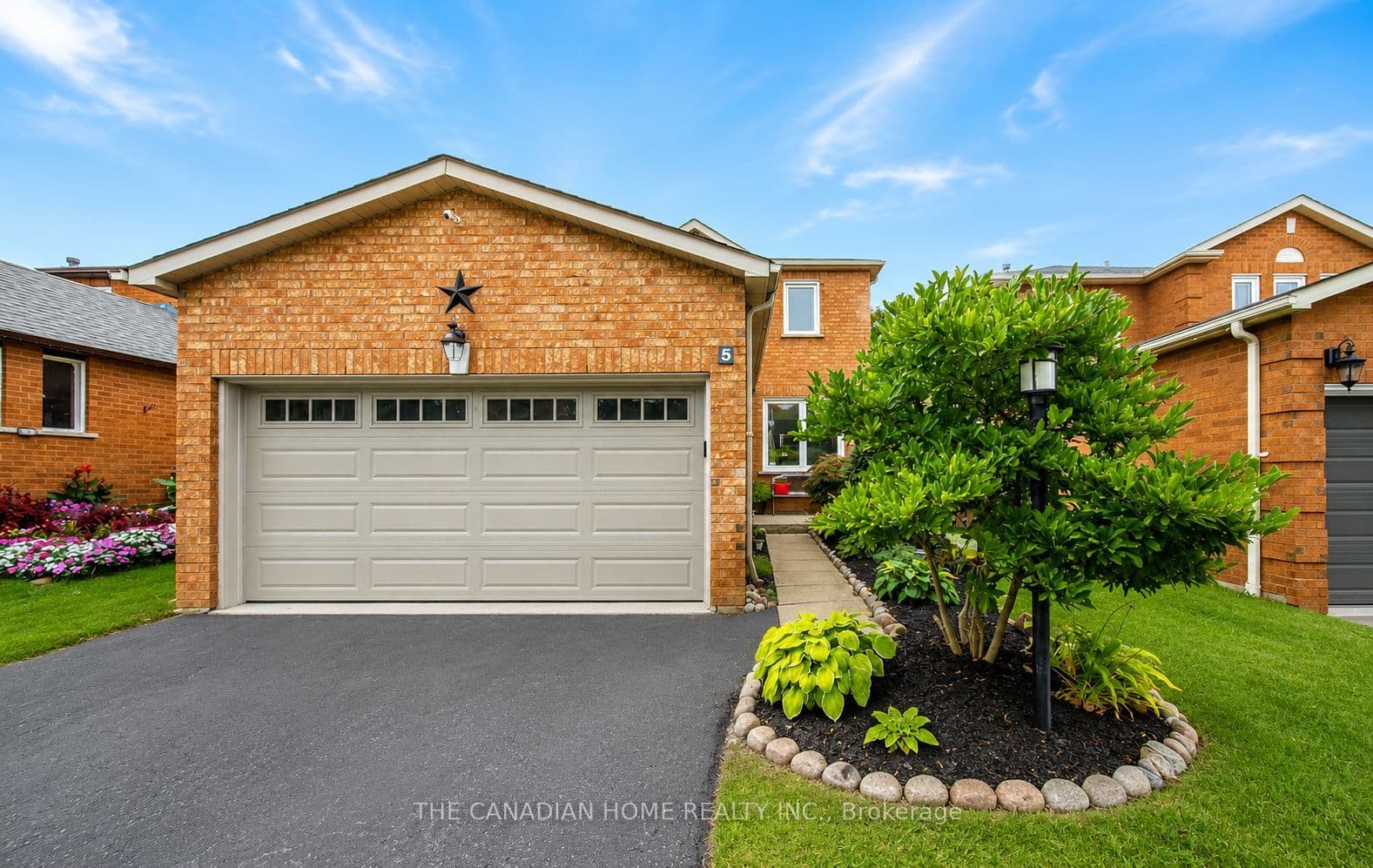 5 Woodstone Place photo 1