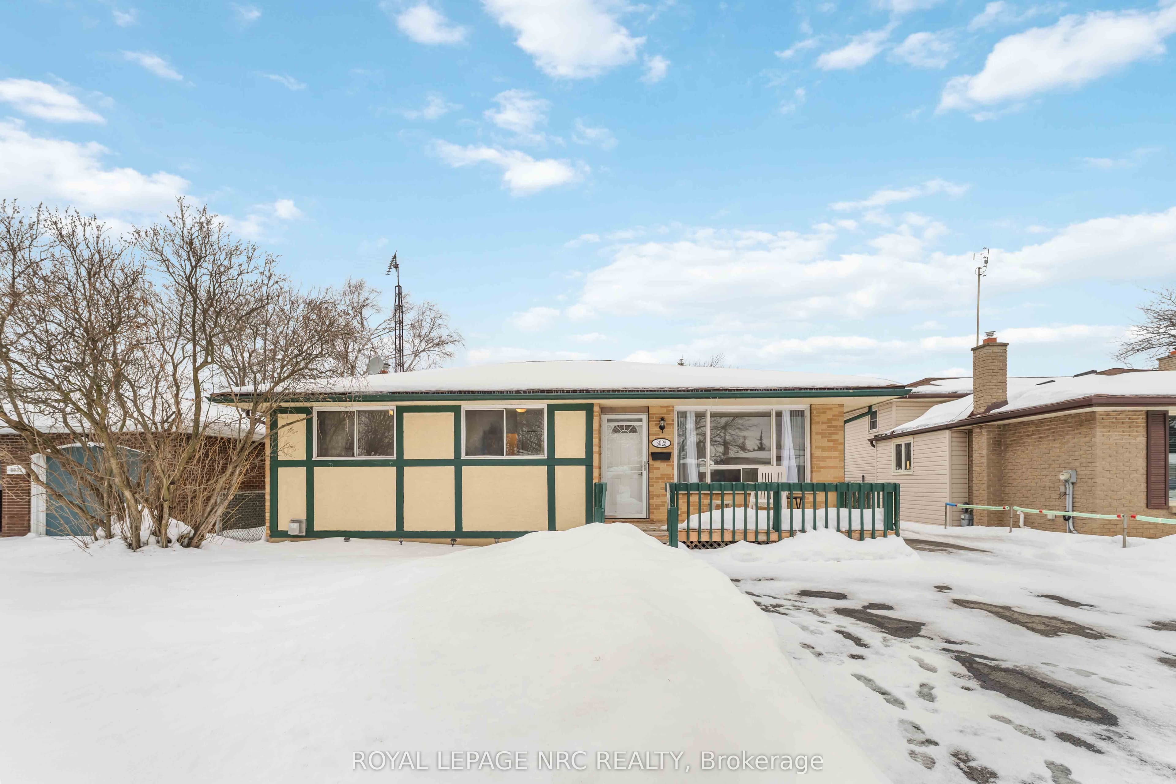 8025 Thorton Street photo 1