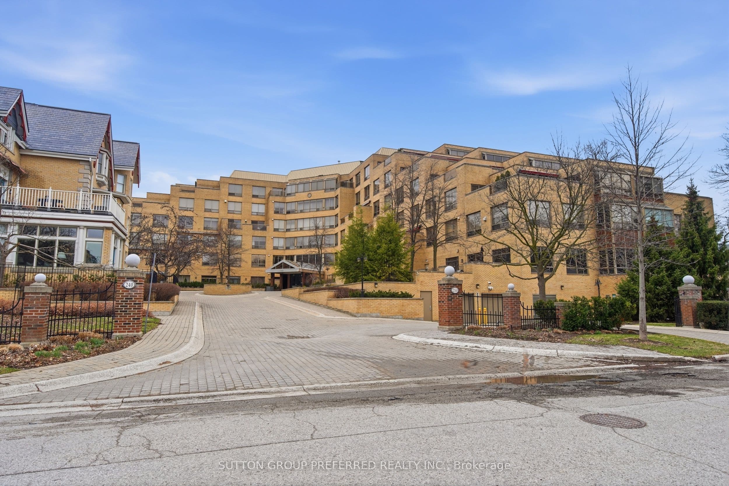 Unit 310 250 Sydenham Street photo 1
