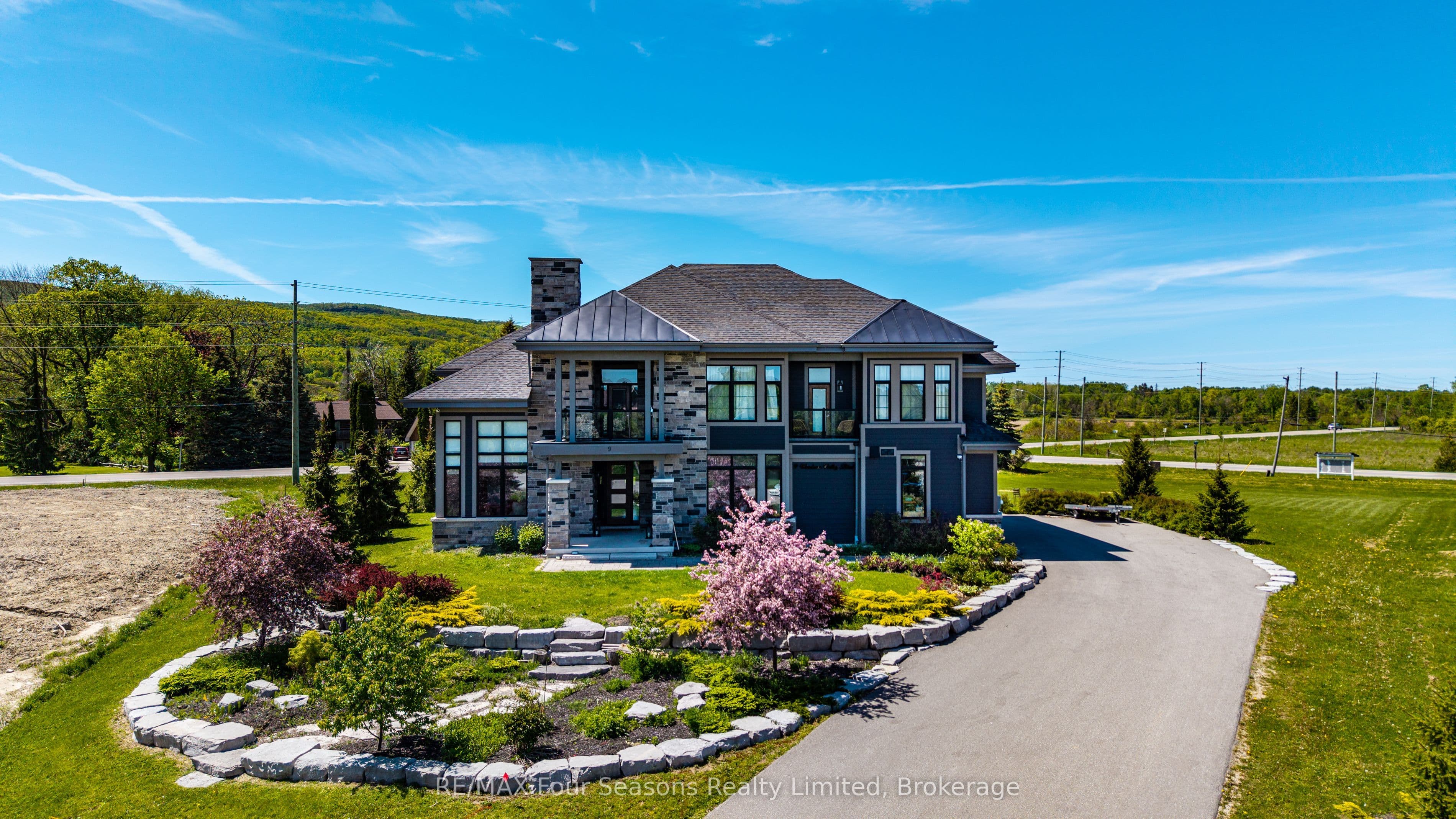 9 Windrose Valley Boulevard photo 1