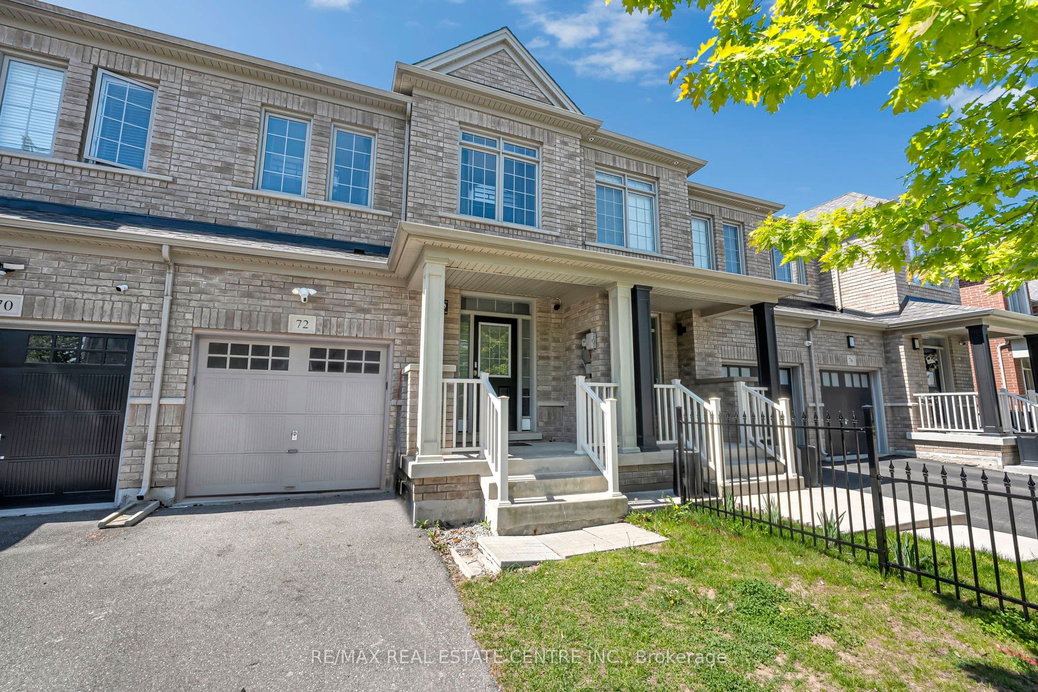 72 Lady Evelyn Crescent photo 1