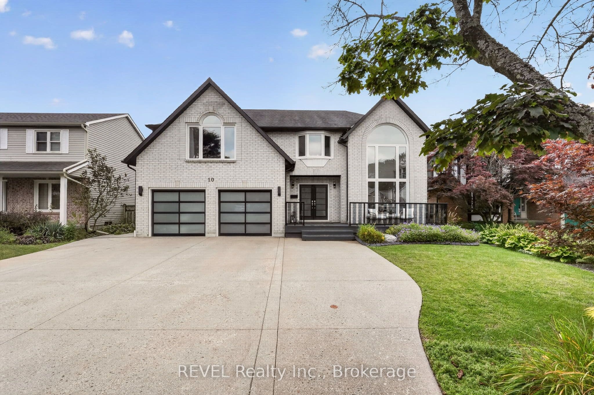 10 Meadowbrook Lane photo 1