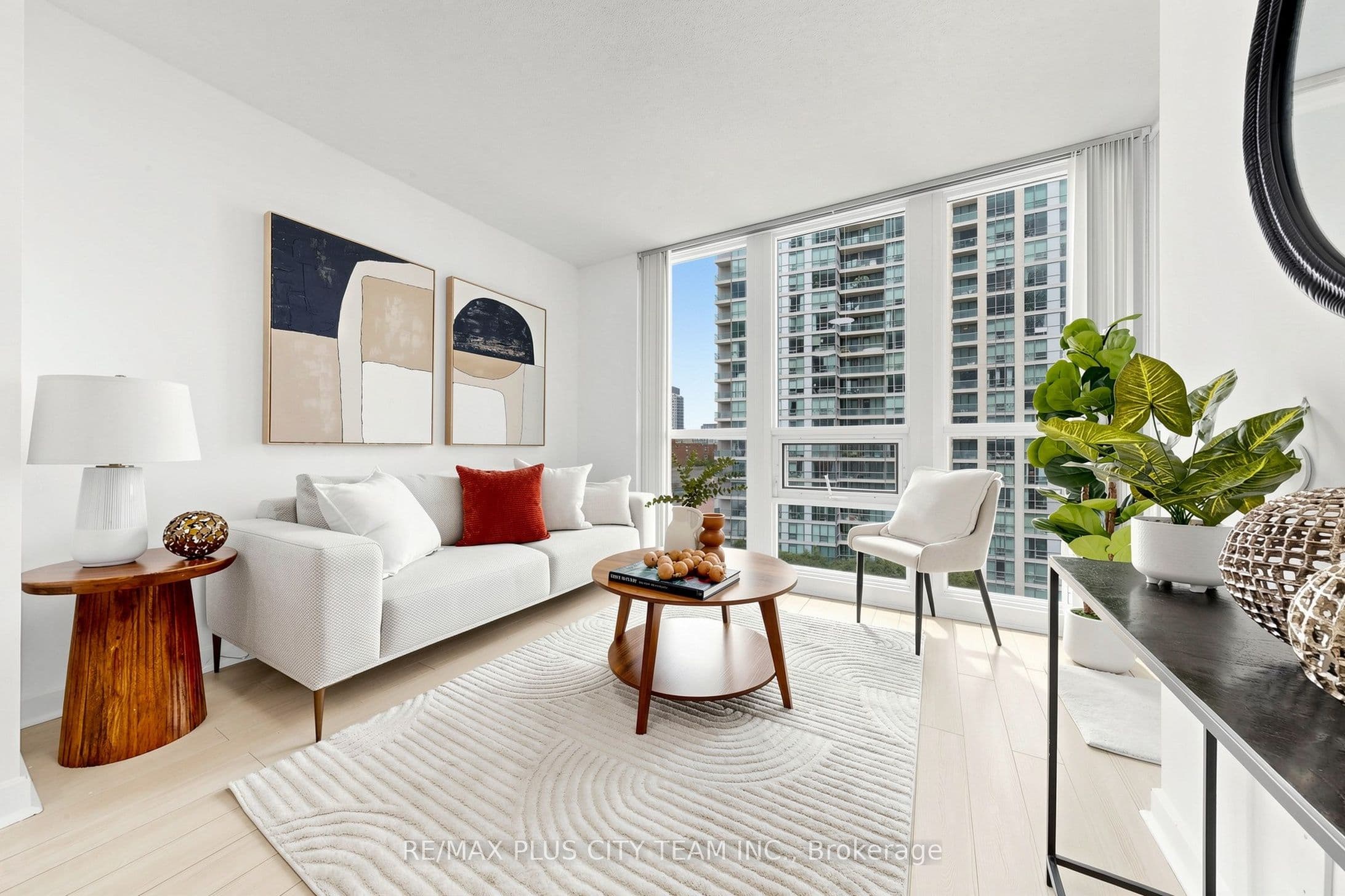 Unit 1206 18 Harbour Street photo 1