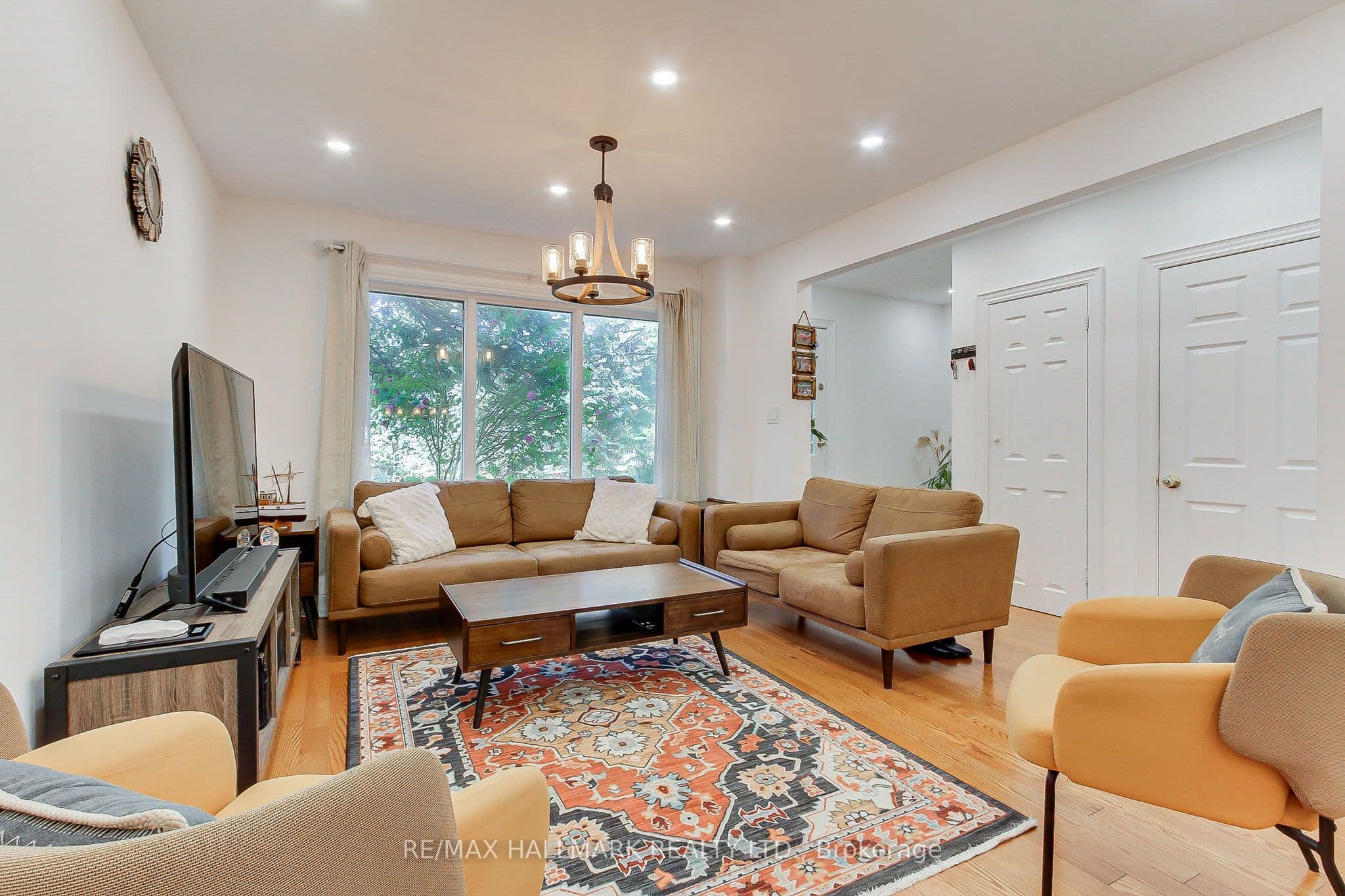 339 Neal Drive photo 1