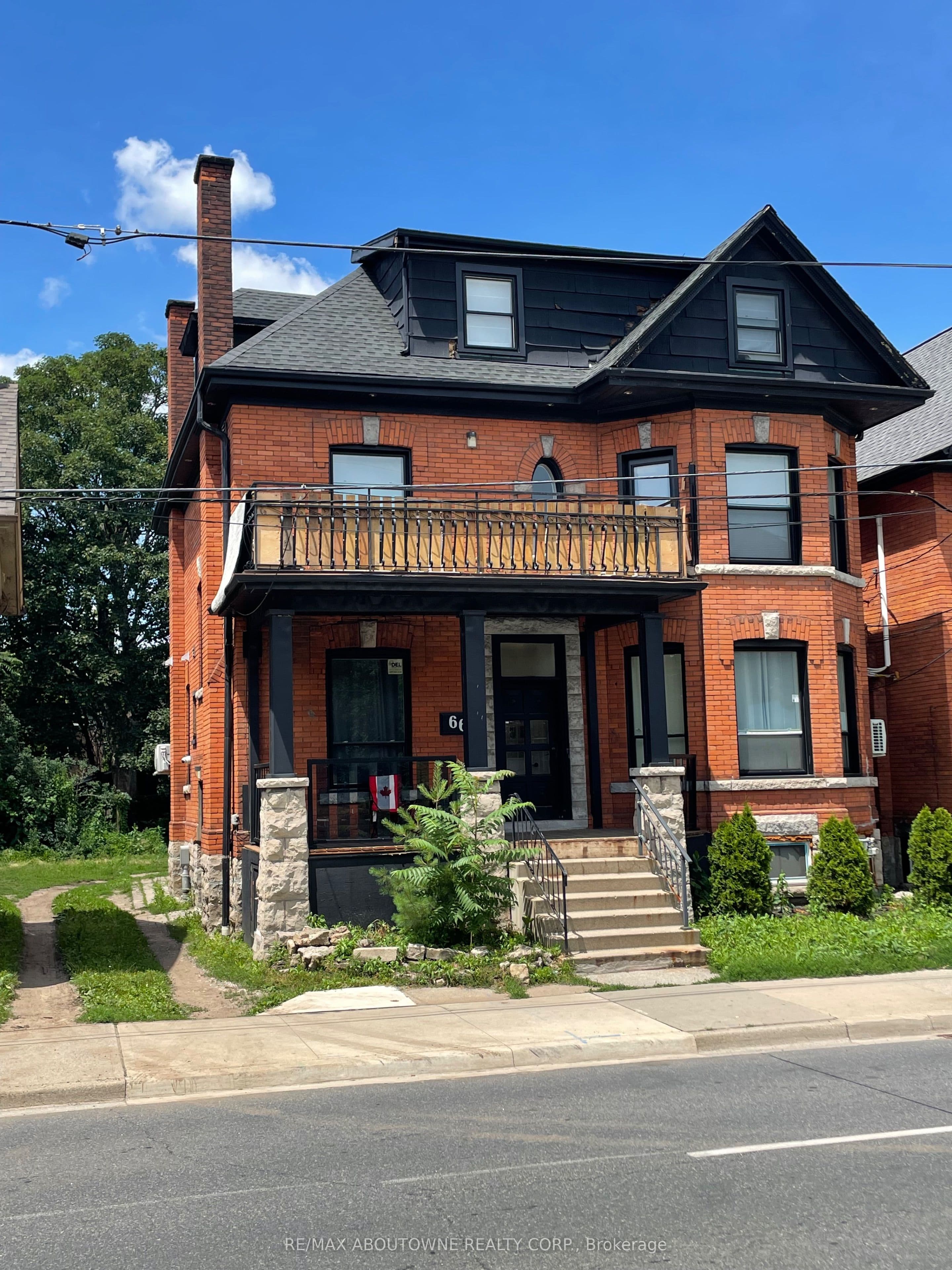 66 Wellington Street photo 1