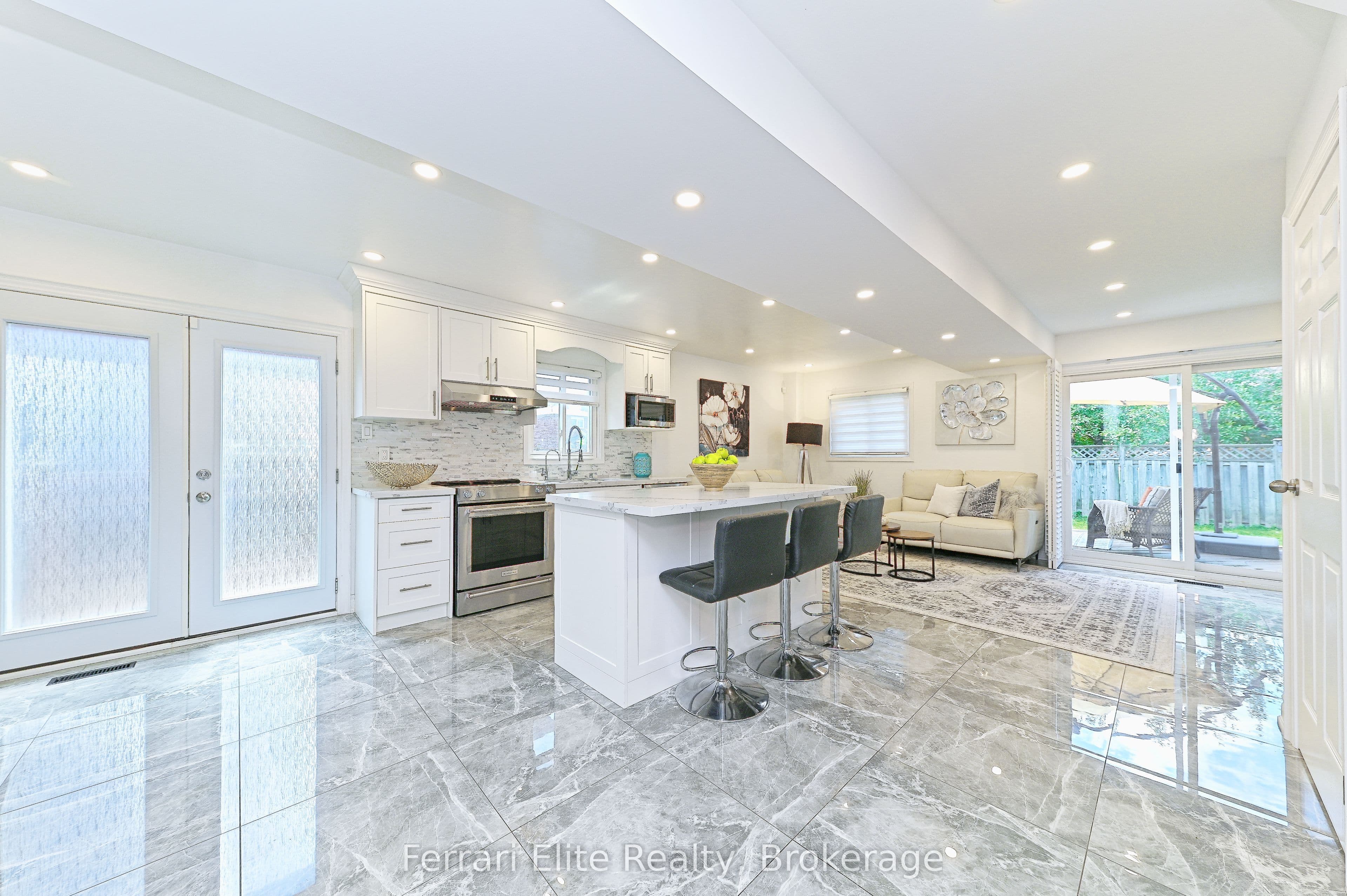 53 Belvedere Crescent photo 1