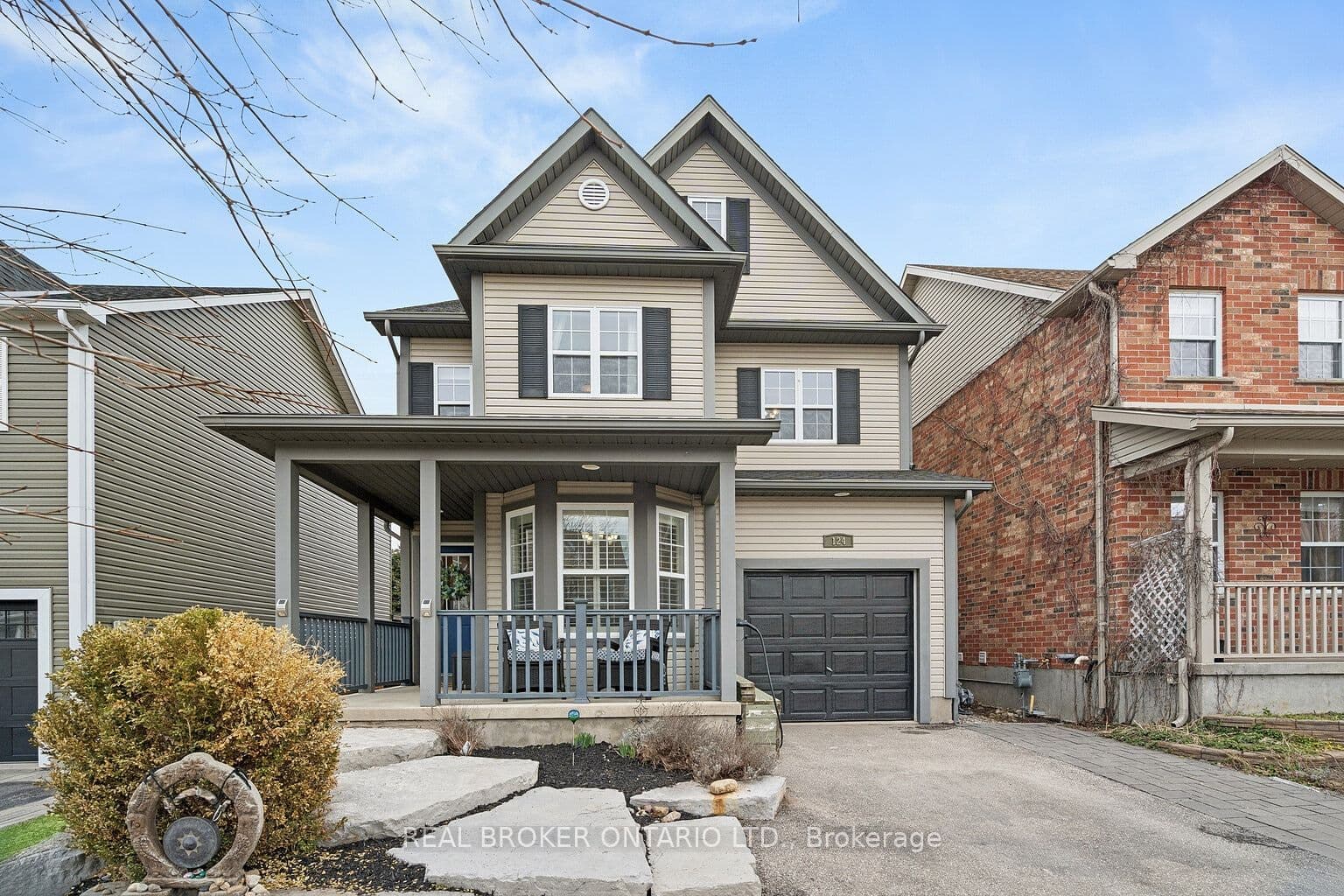 124 Ridge Top Crescent photo 1