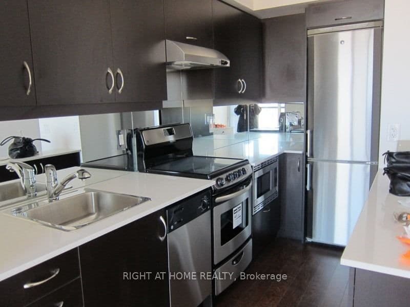 Unit 1102 320 Richmond Street photo 1