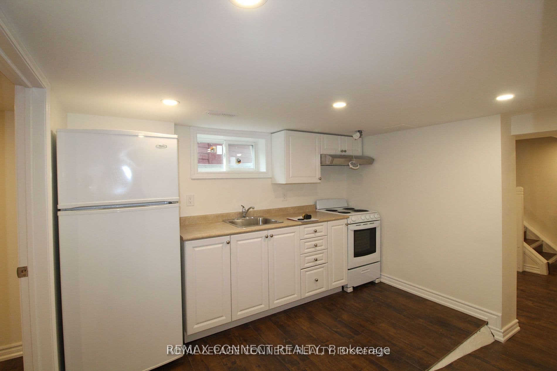 Unit Lower 50 Birchmount Road photo 1