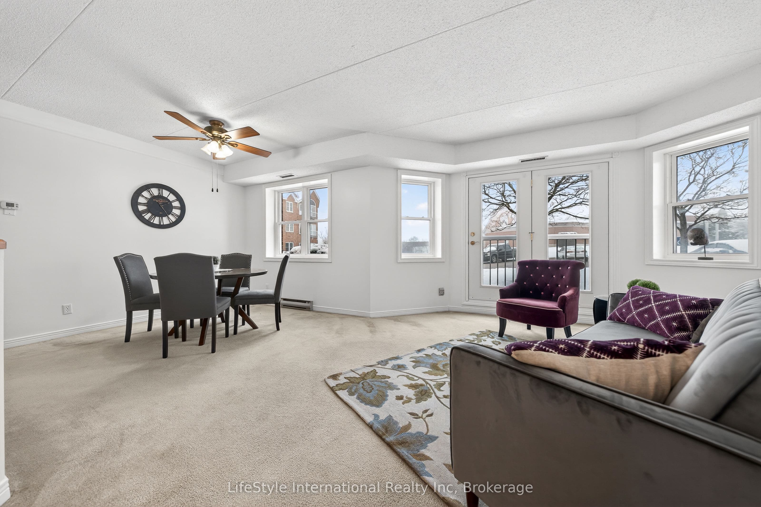 Unit 103 208 Silvercreek Parkway photo 1