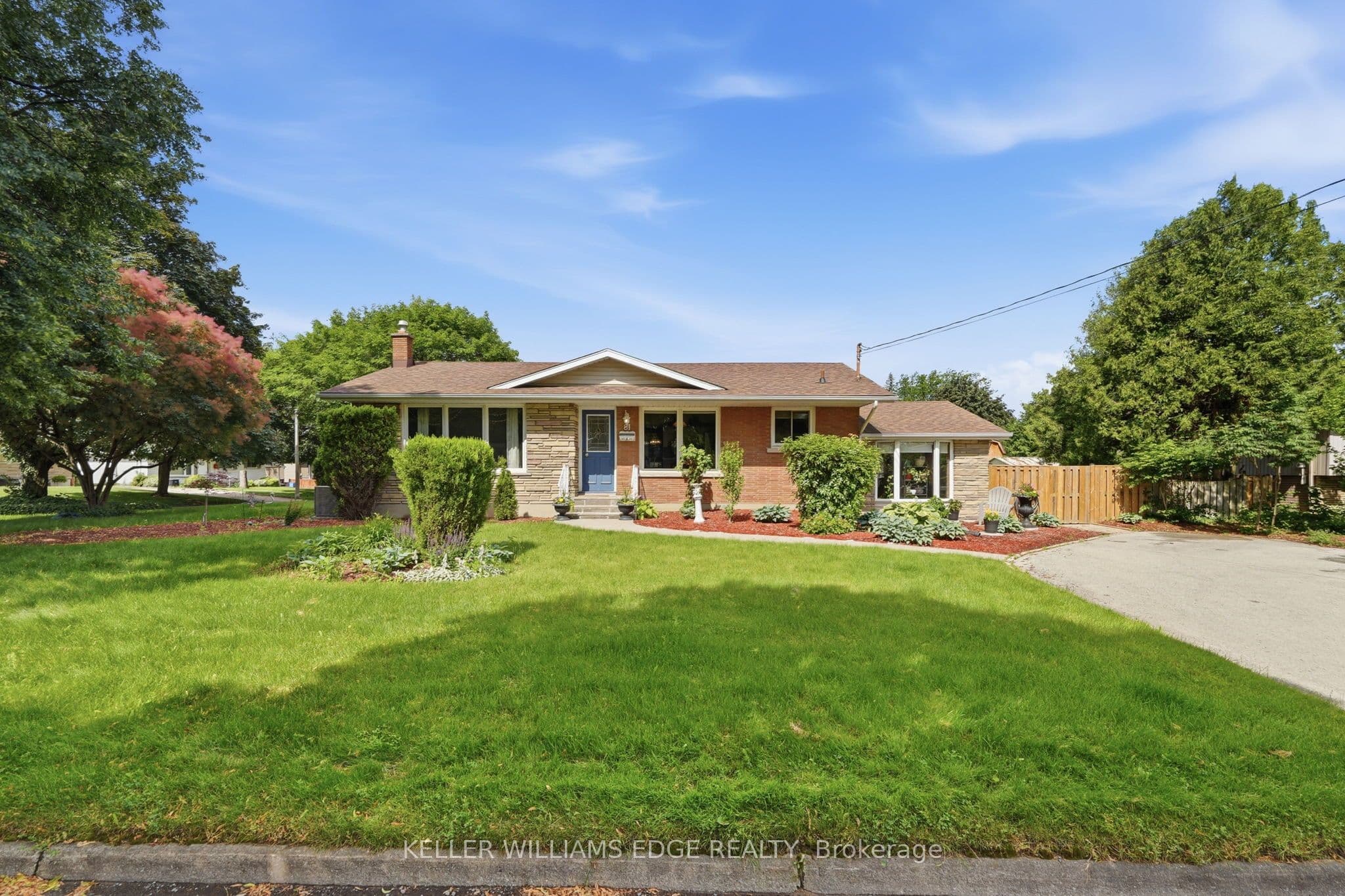 81 LEASIDE Drive photo 1