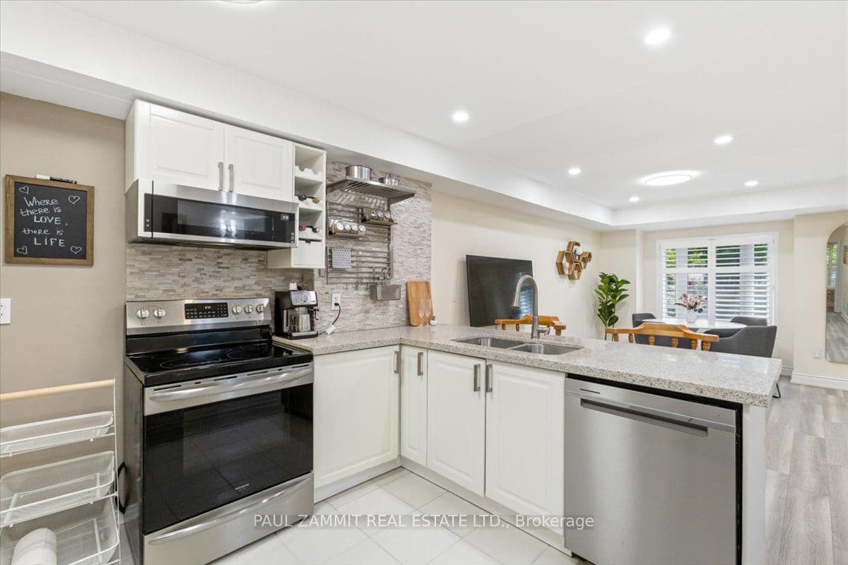Unit 169 310 John Street photo 1
