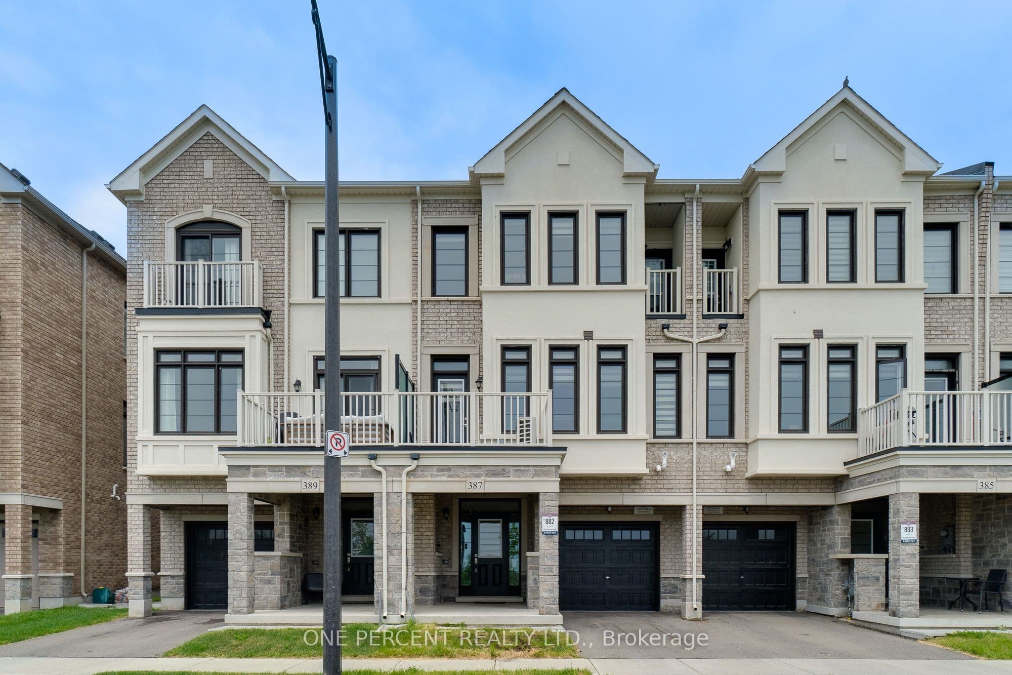 387 Thimbleweed Court photo 1