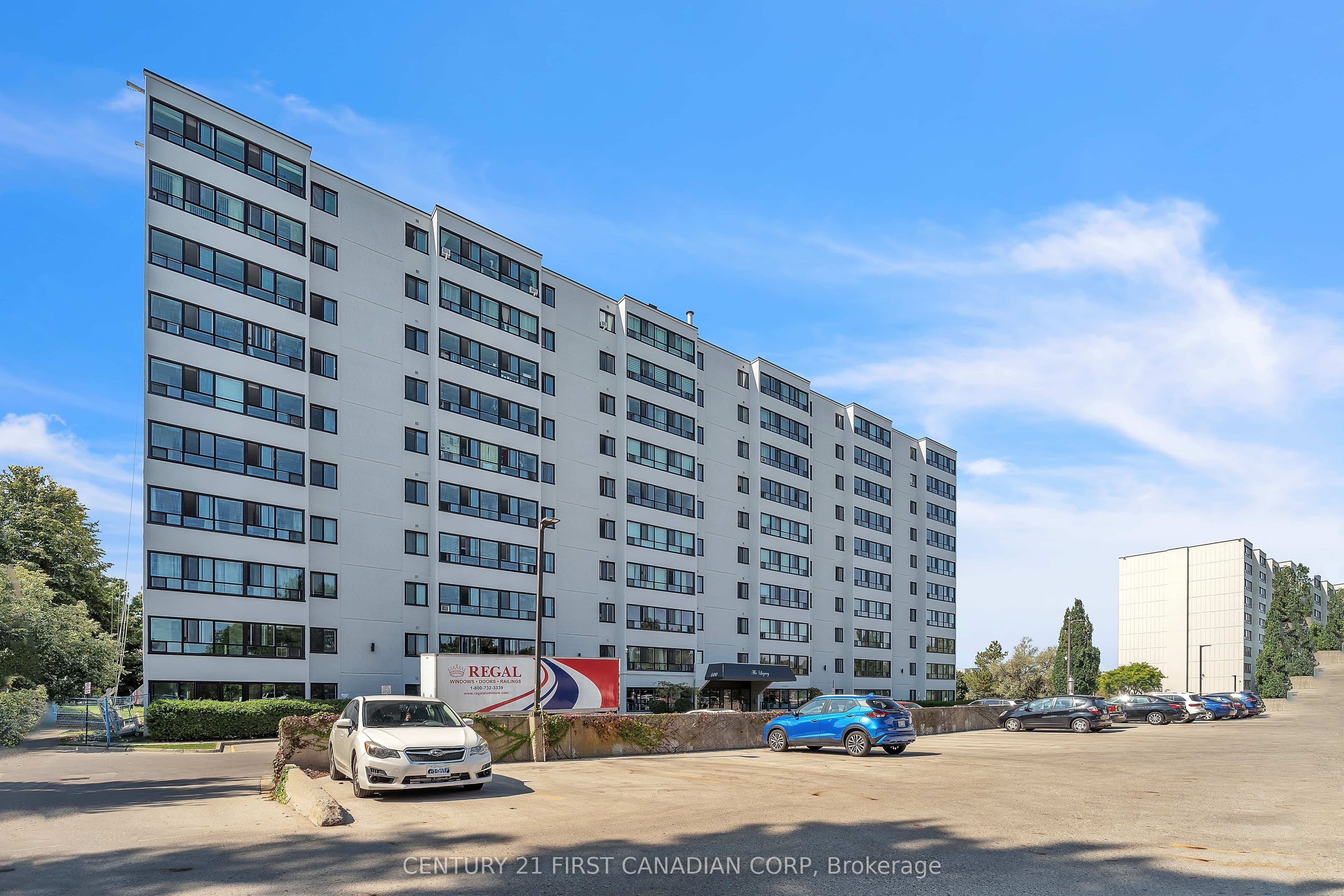 Unit 1010 600 Grenfell Drive photo 1
