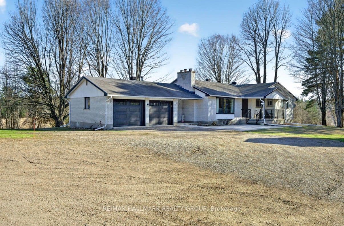 9950 Round Lake Road photo 1