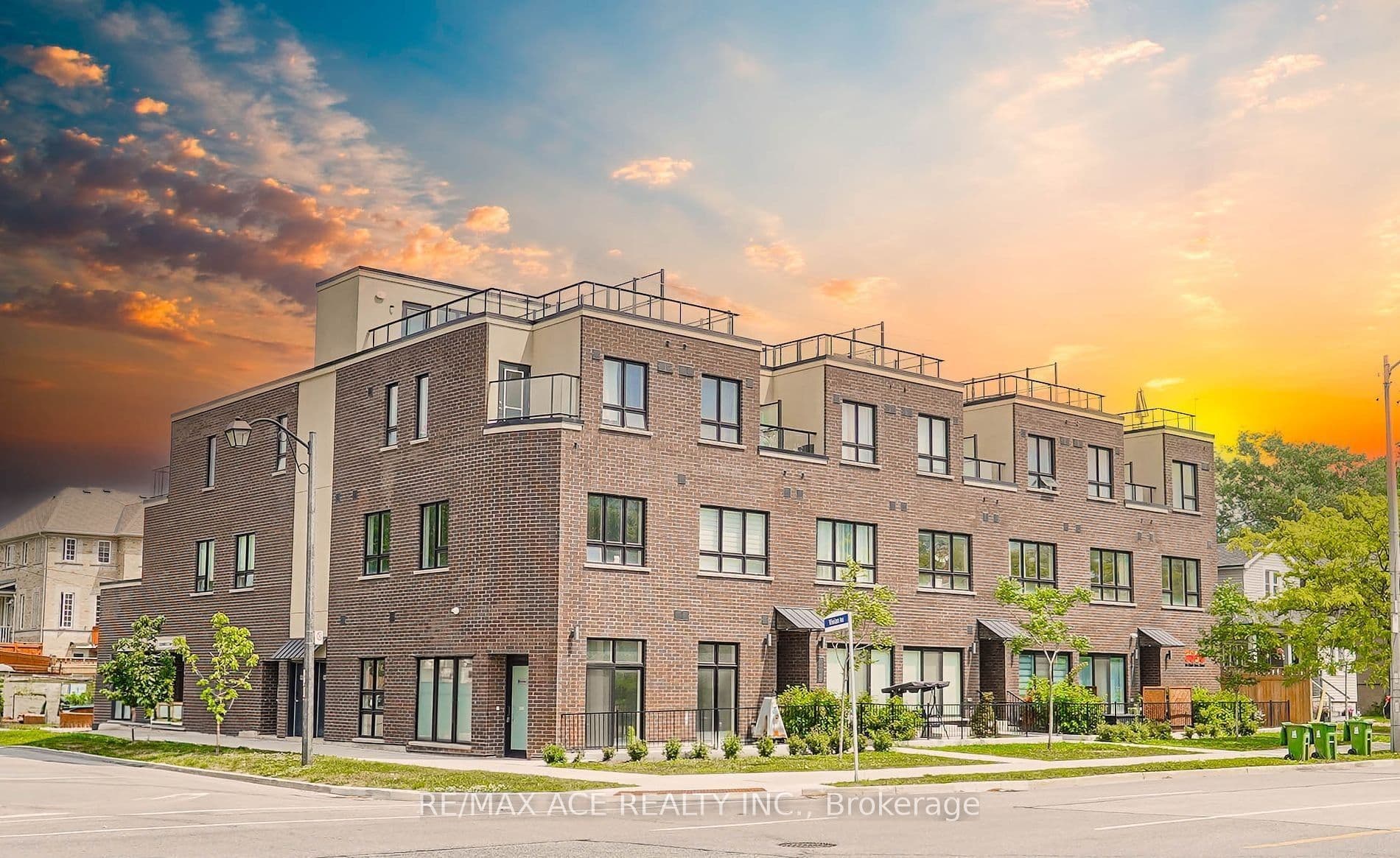 Unit 105 3686 St Clair Avenue photo 1