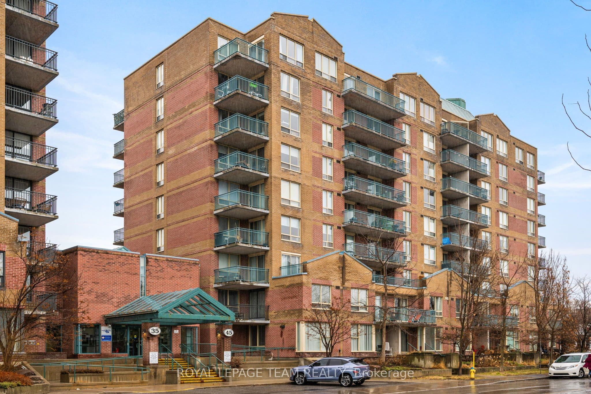 Unit 902 45 Holland Avenue photo 1