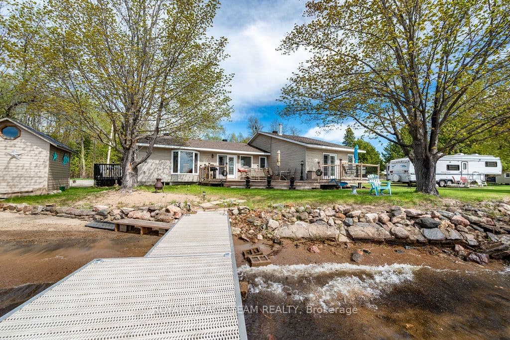 437 Island View Drive photo 1
