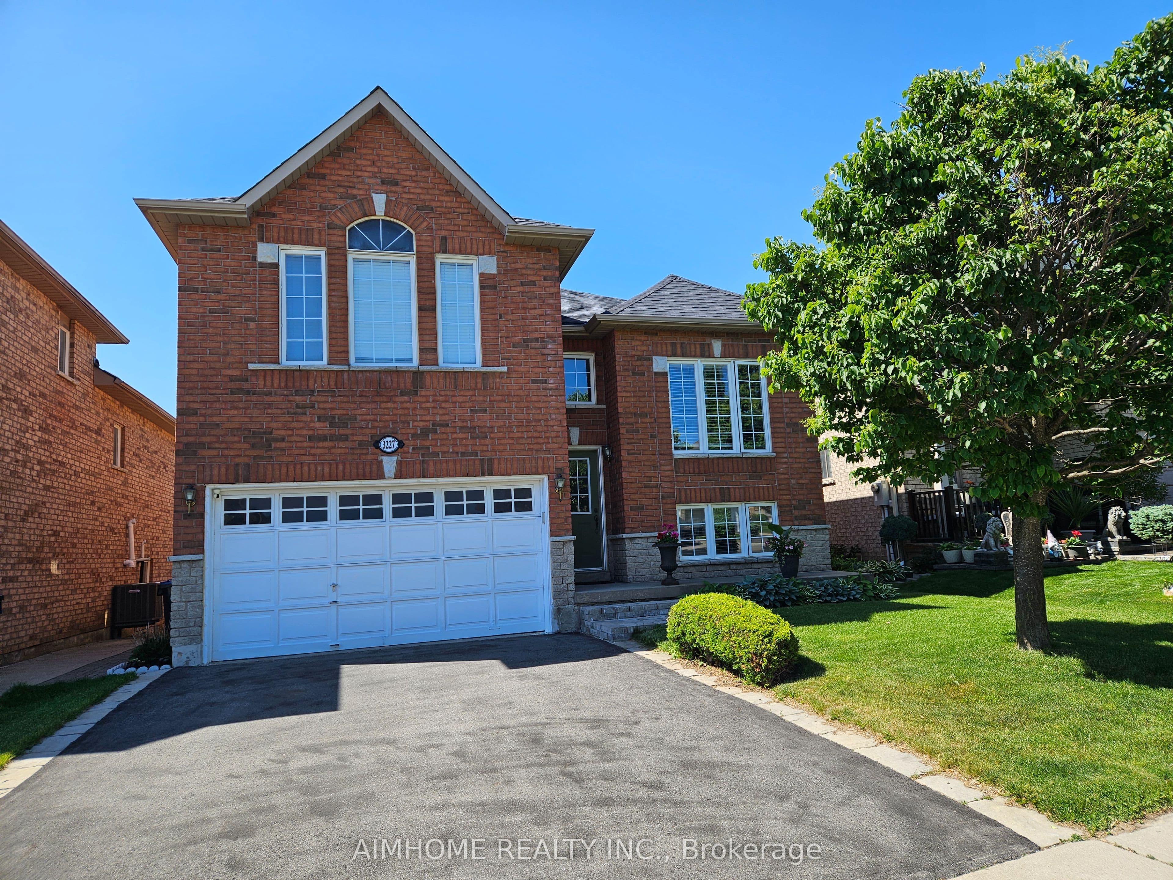 3227 Scotch Pine Gate photo 1