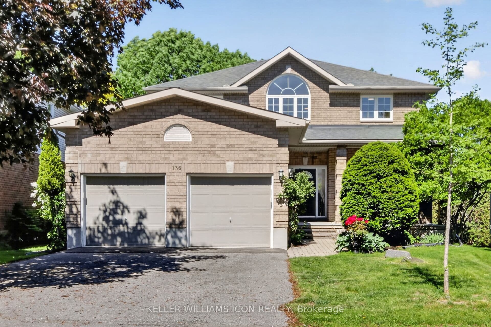 136 Shaughnessy Crescent photo 1