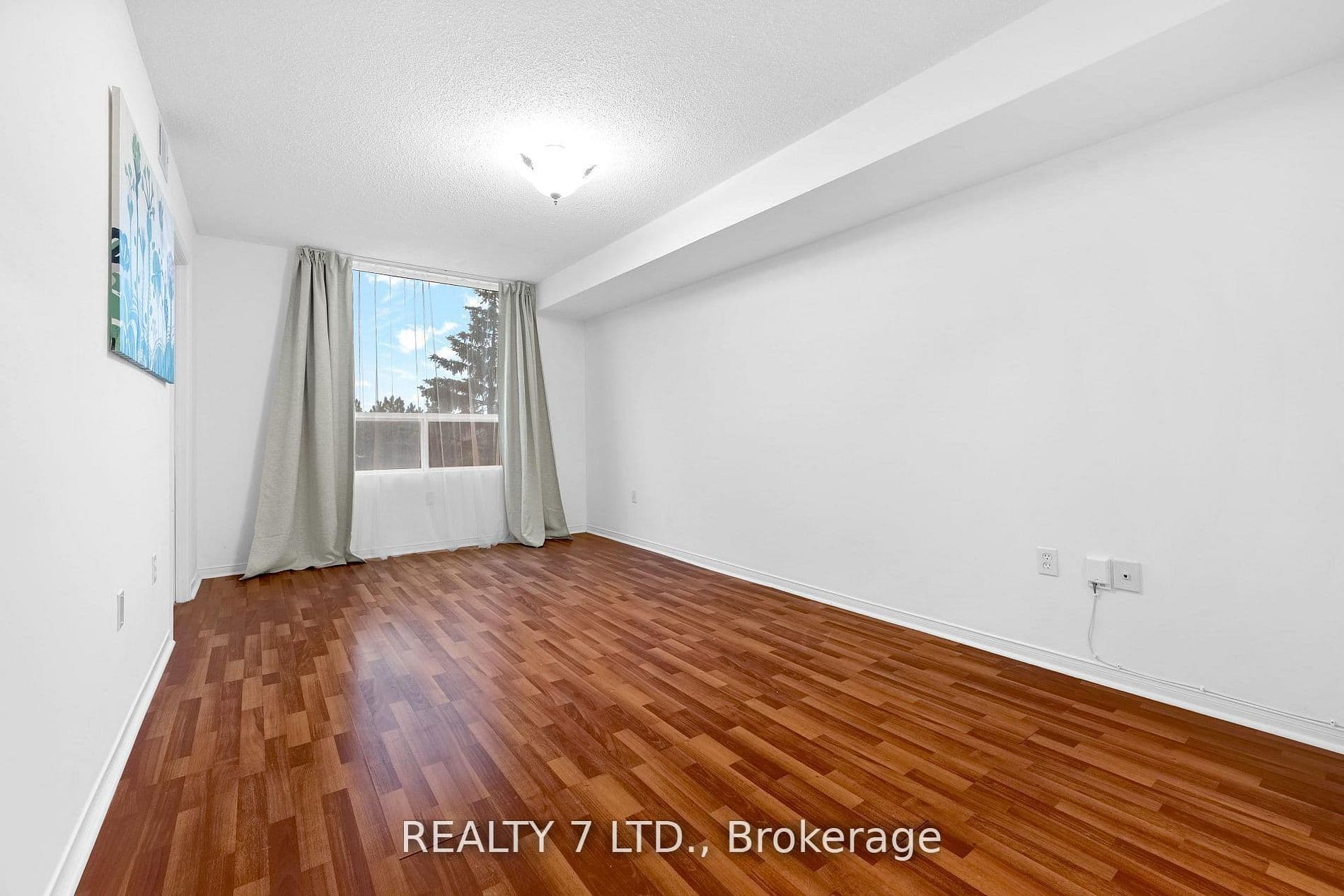 Unit 412 1270 Maple Crossing Boulevard photo 1