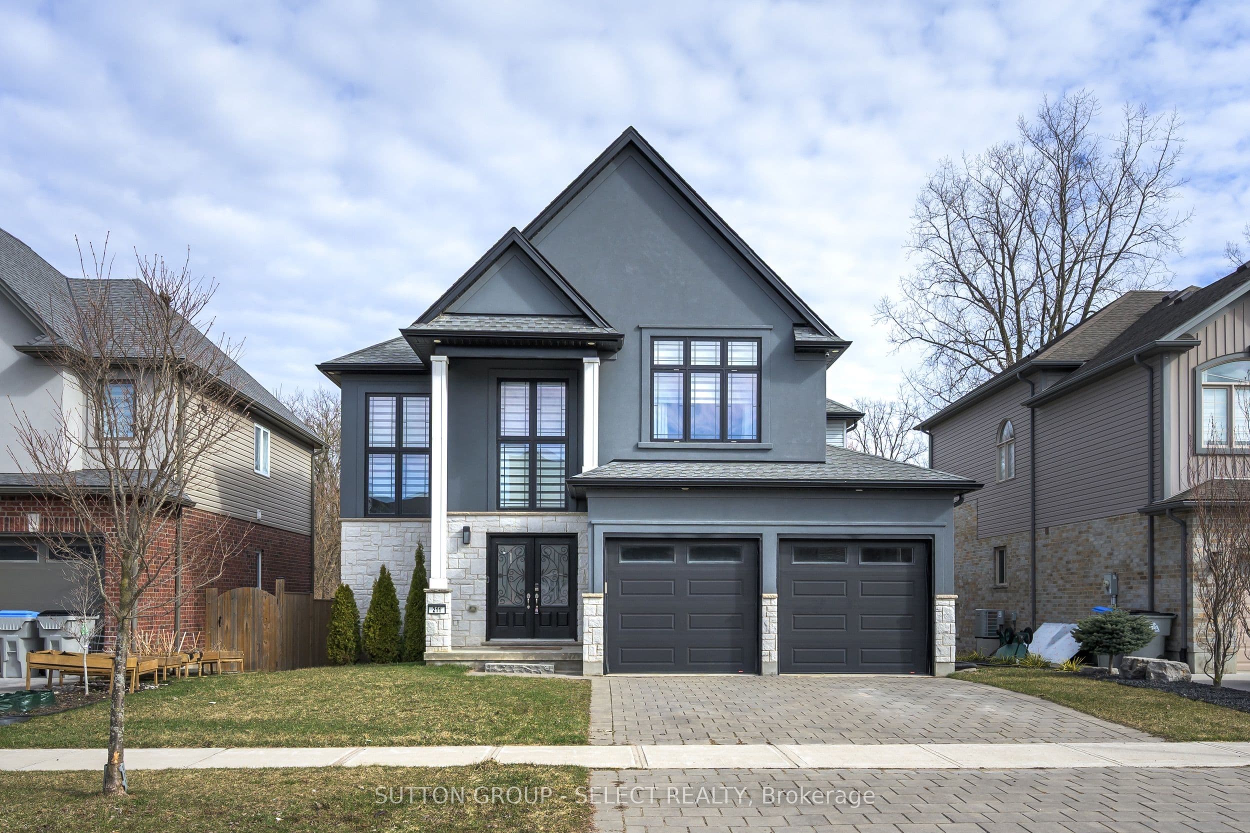 211 Union Avenue photo 1