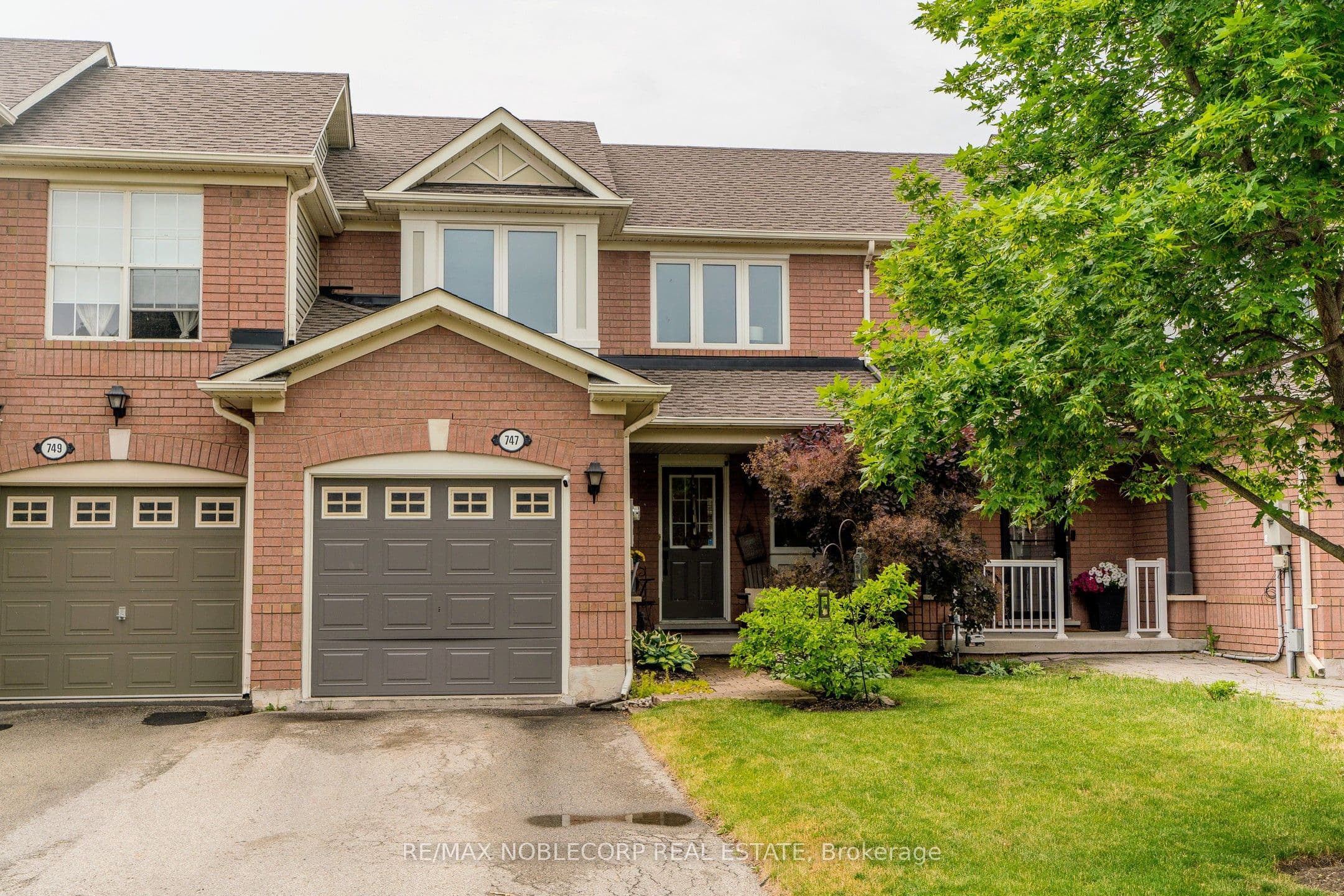 747 Edwards Avenue photo 1
