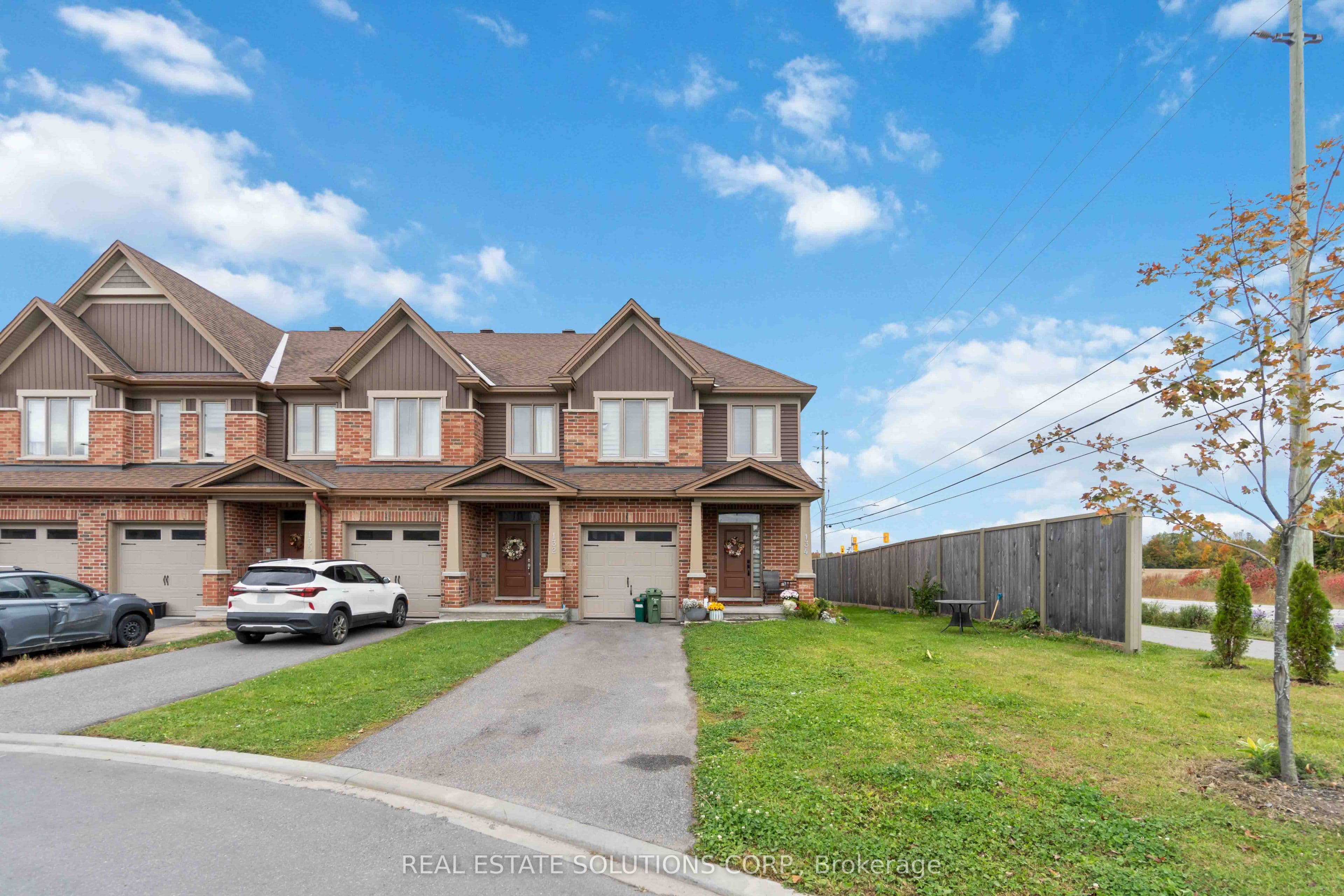 134 Nepeta Crescent photo 1