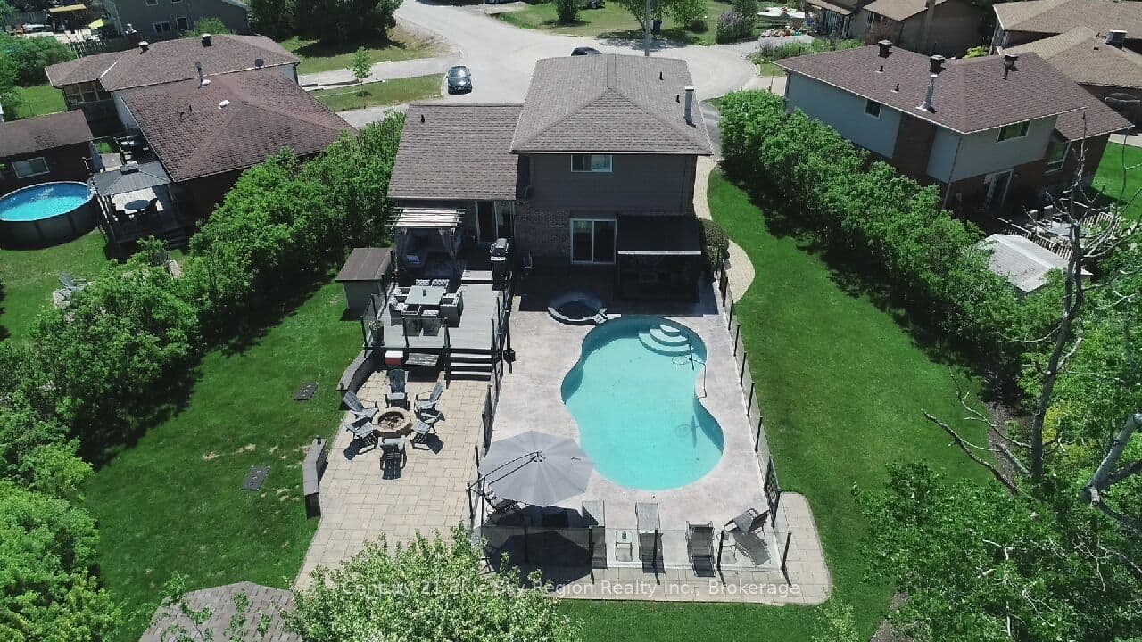 790 LAURENTIAN Avenue photo 1