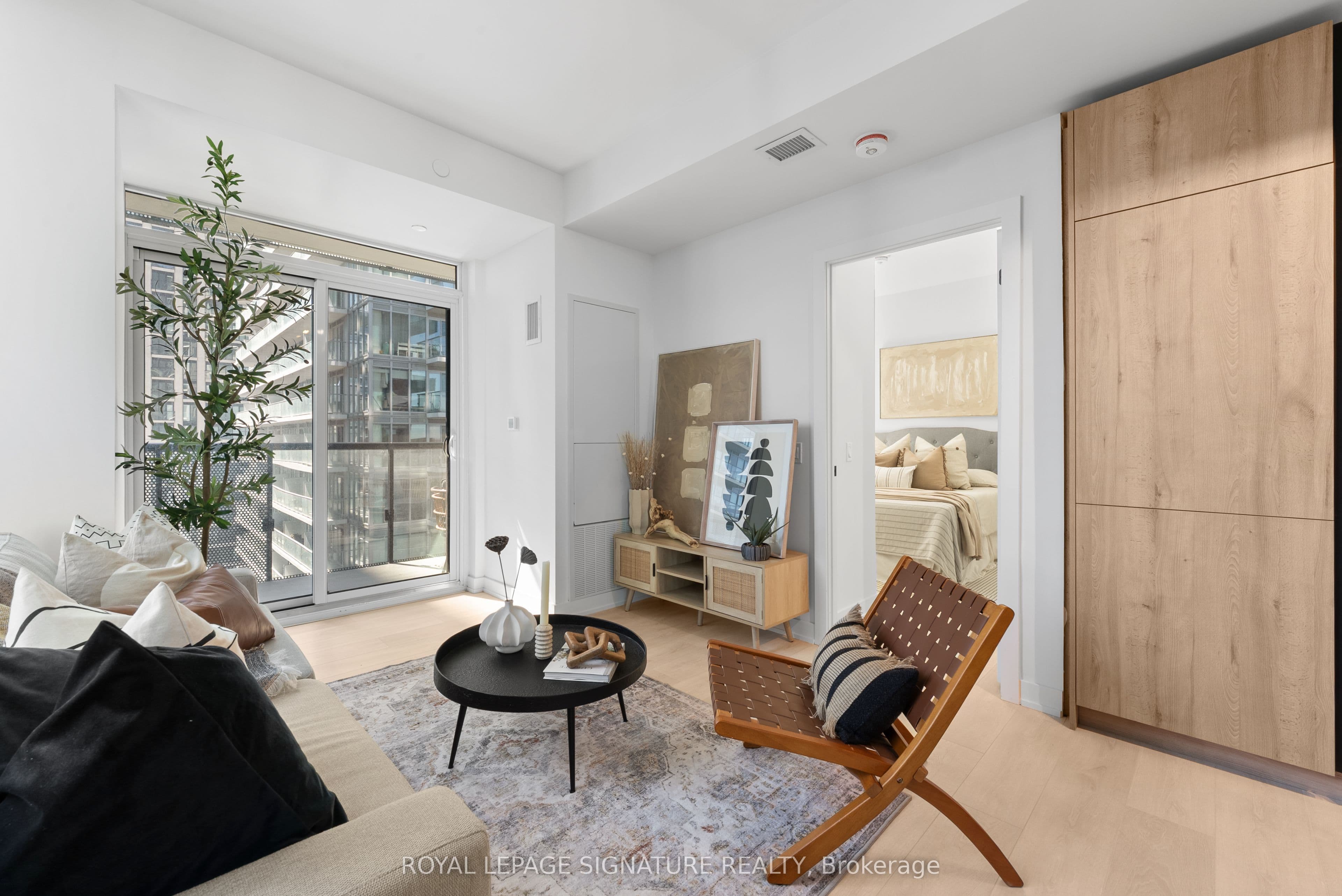 Unit 3102 117 Broadway Avenue photo 1