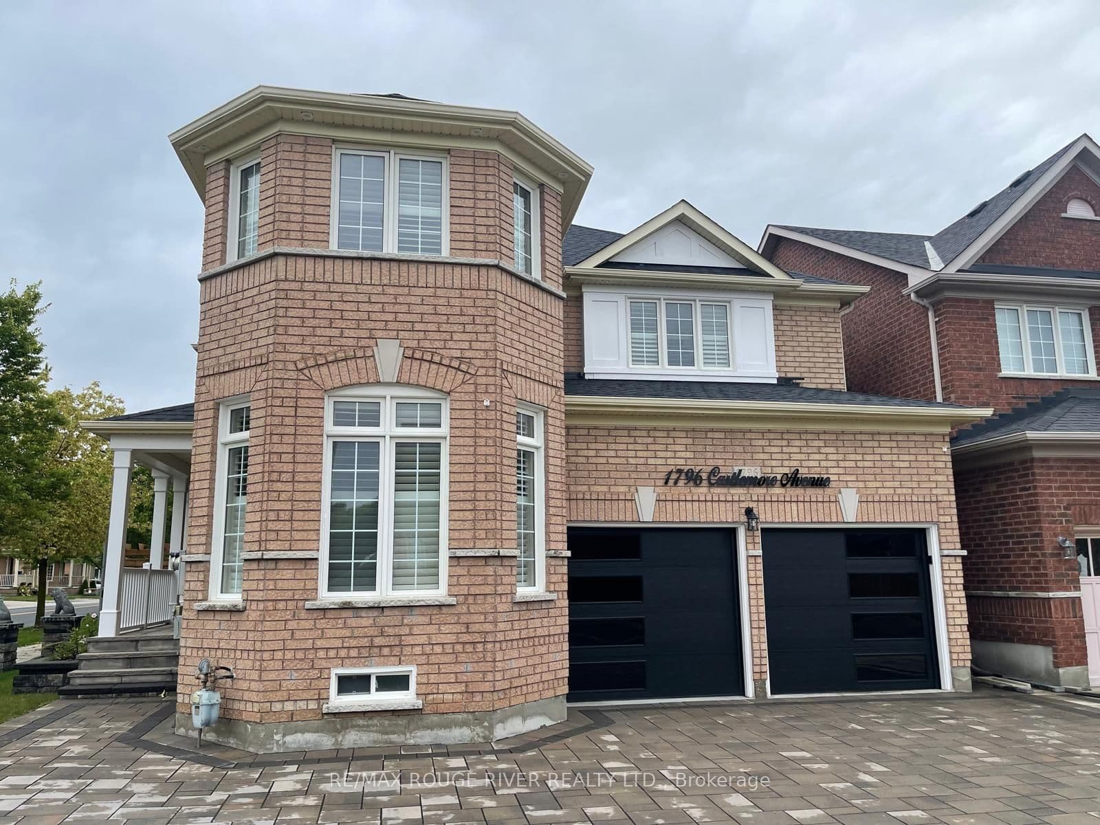 1796 Castlemore Avenue photo 1