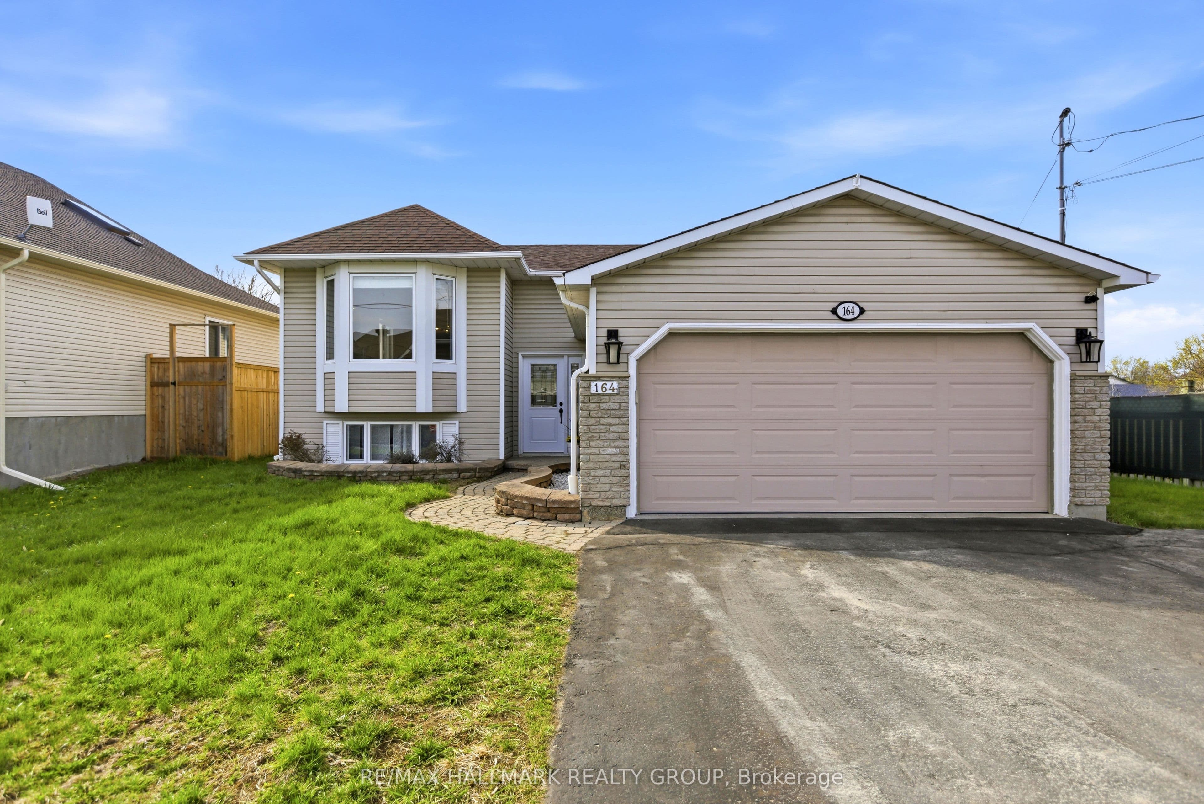 164 Patterson Crescent photo 1