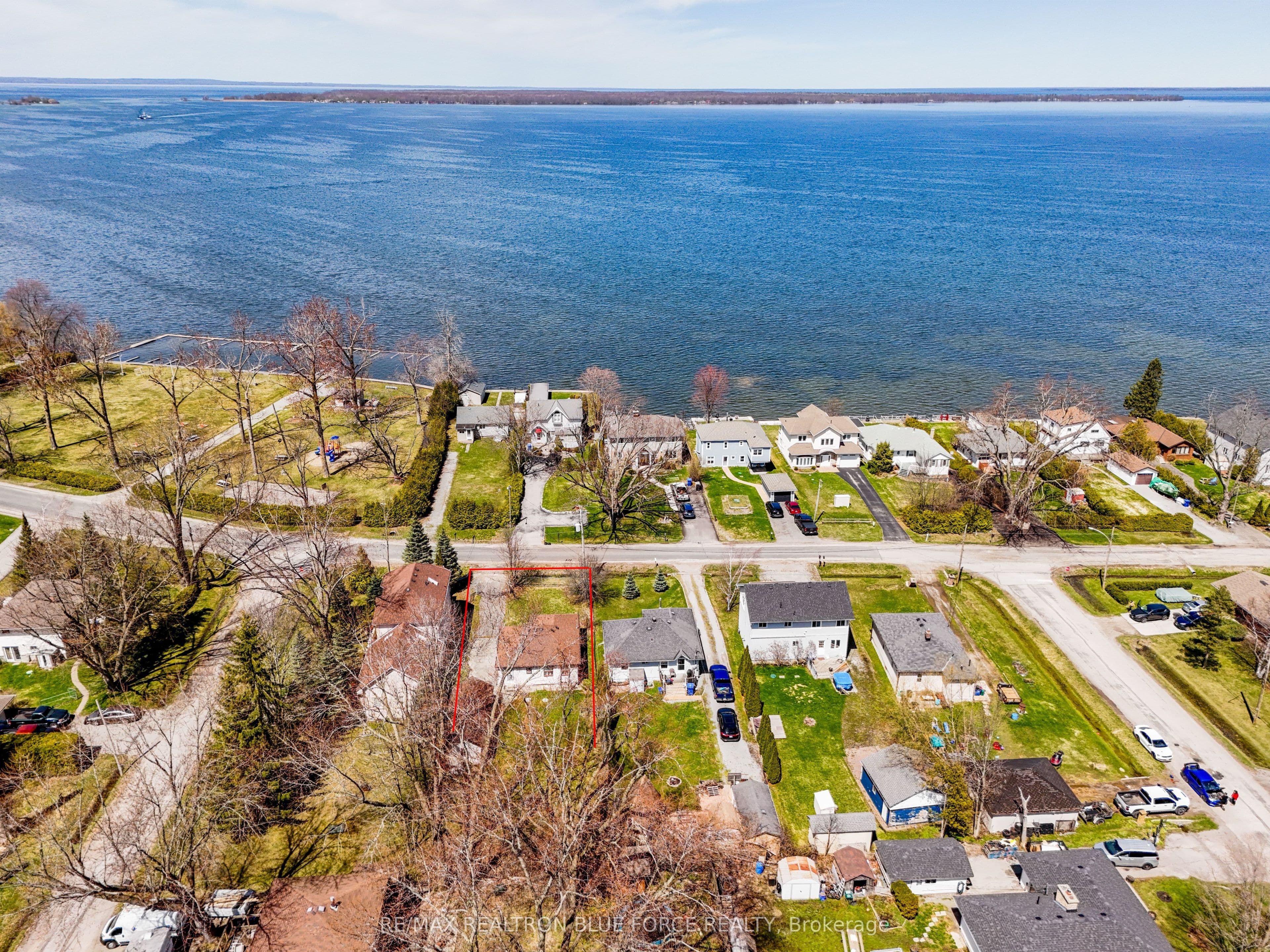 57 Lakeshore Road photo 1