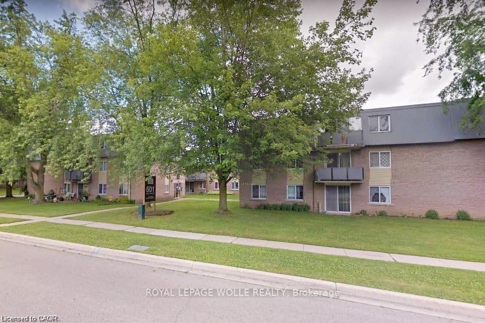 Unit 7 633 Barber Avenue photo 1