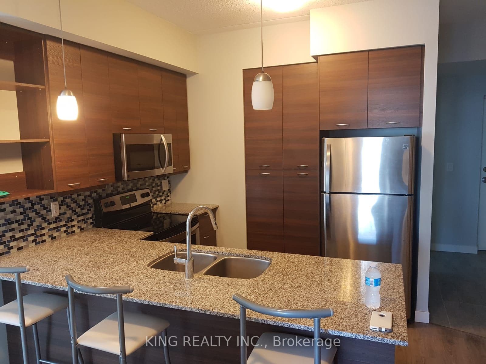 Unit 1405 318 Spruce Street photo 1