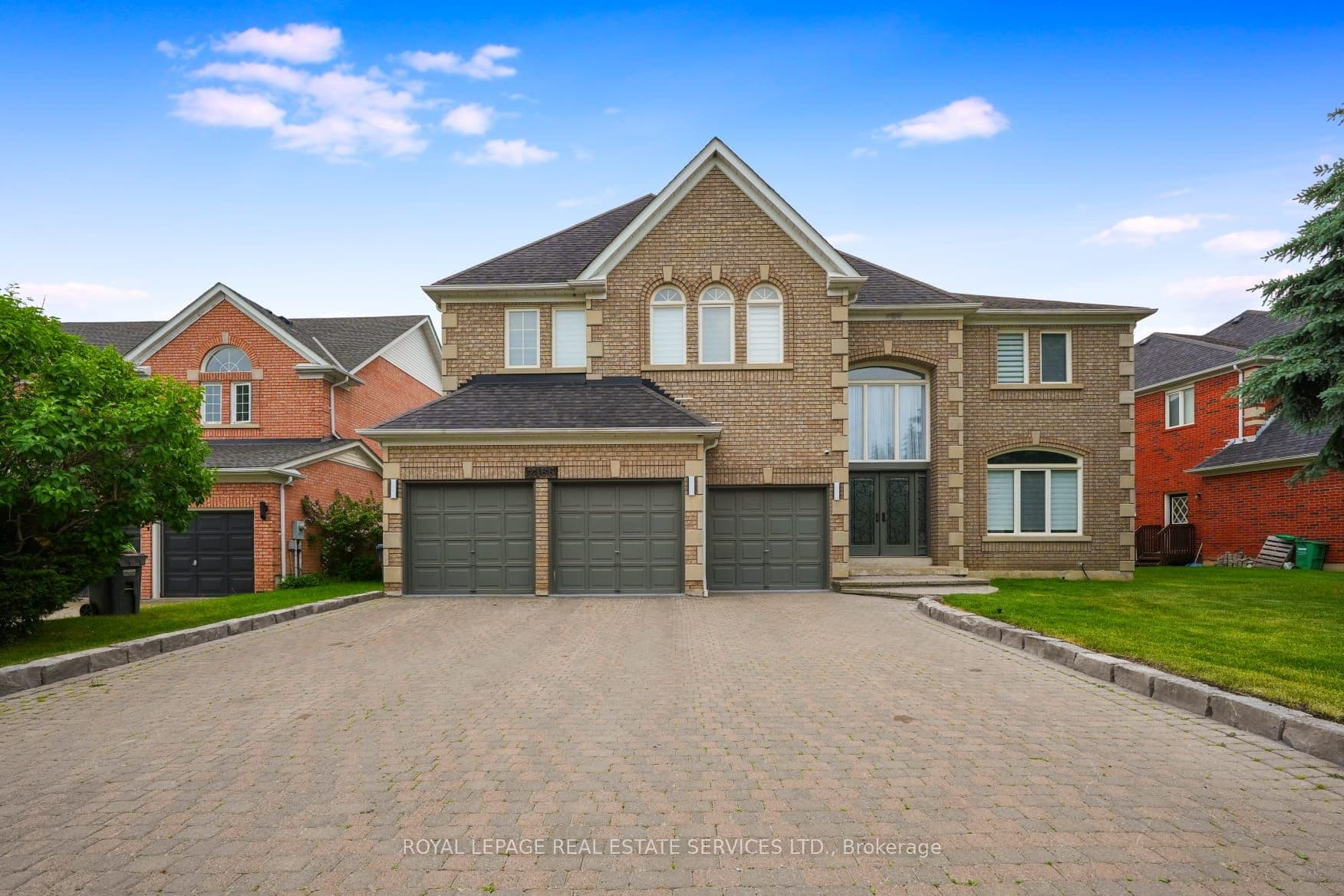 2166 Erin Centre Boulevard photo 1