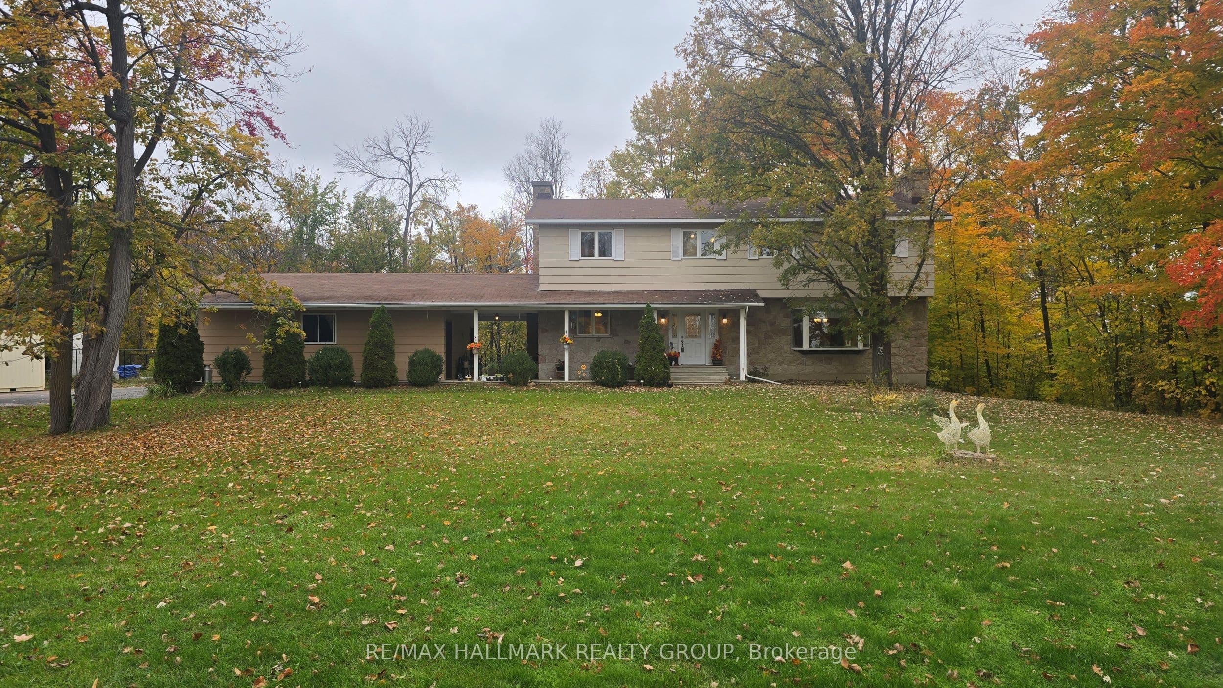 860 Munro Drive photo 1