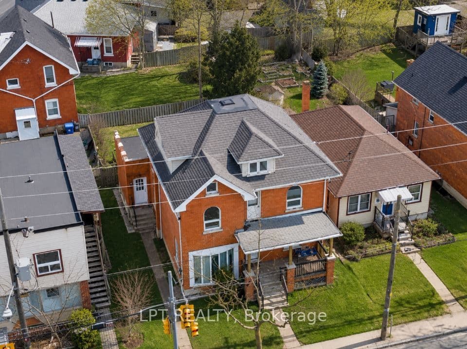 219 Erie Avenue photo 1