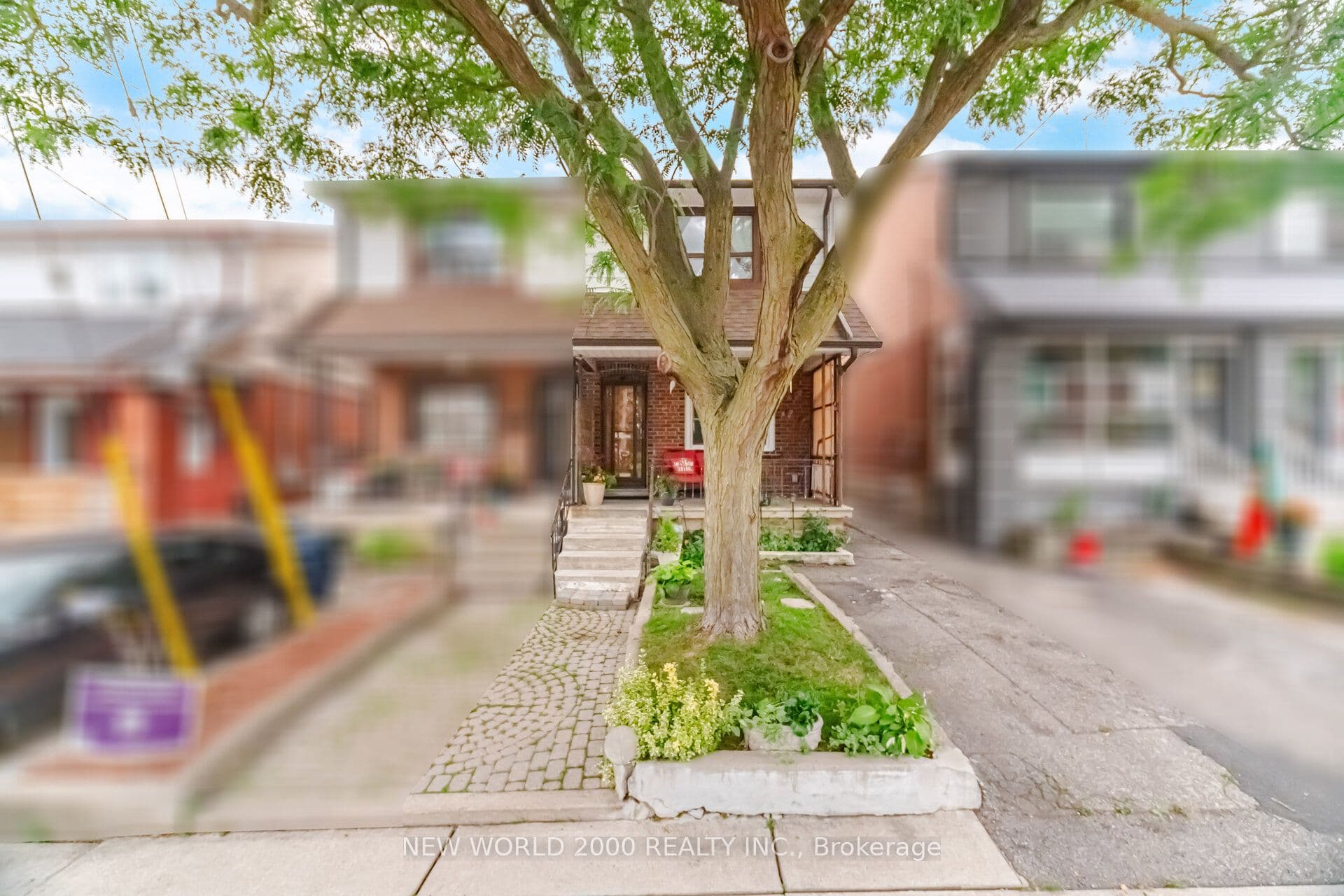 20 Rockwell Avenue photo 1