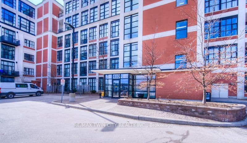 Unit 405 404 King Street photo 1