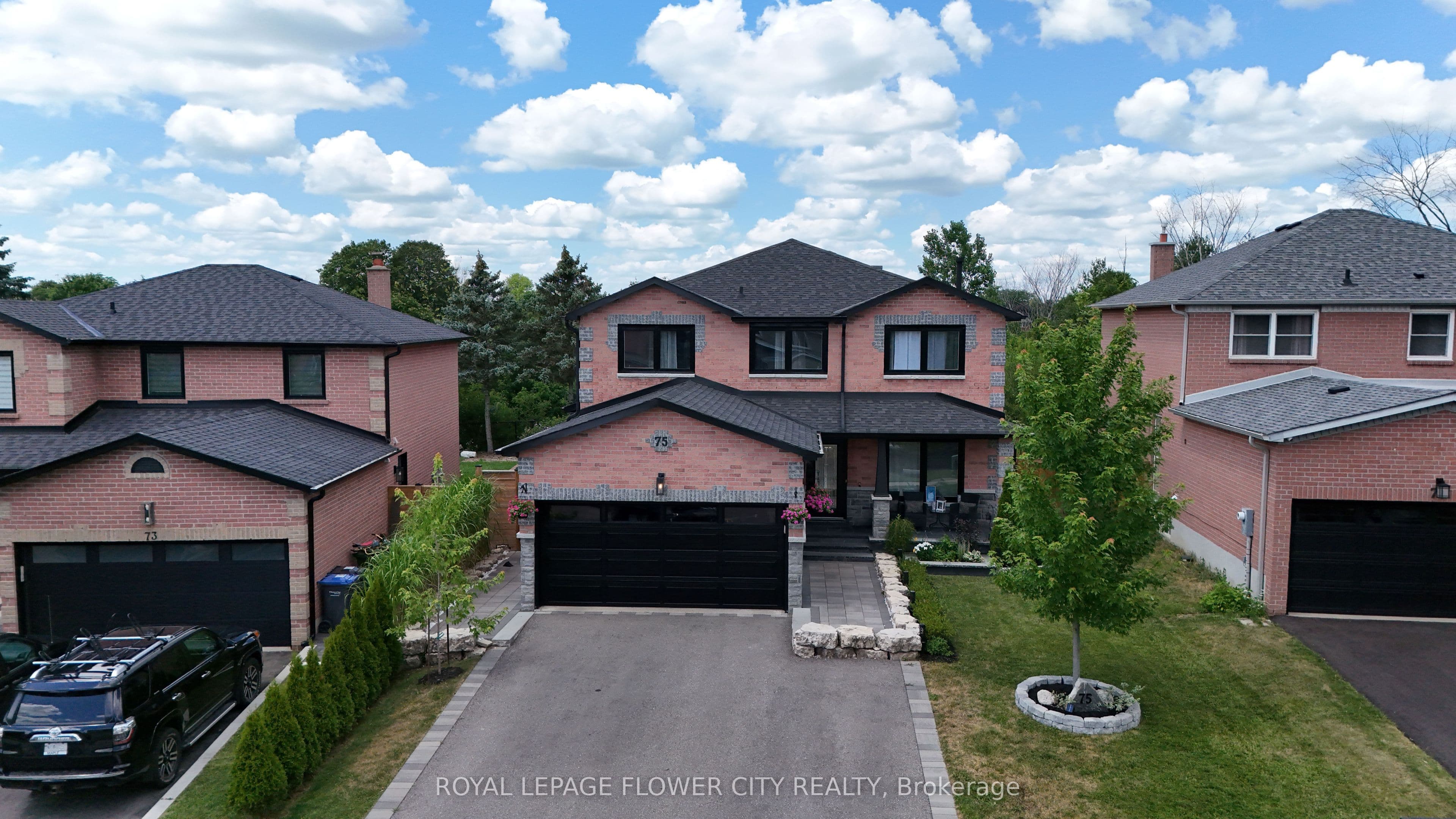 75 St Michaels Crescent photo 1