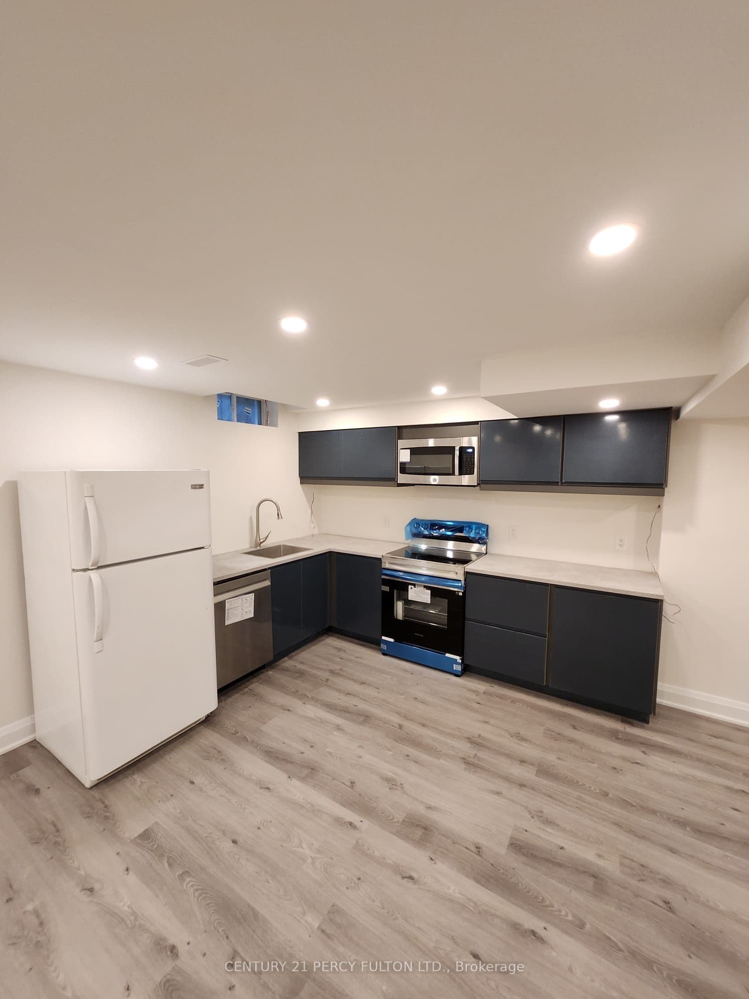 Unit Bsmt 212 River Ridge Boulevard photo 1