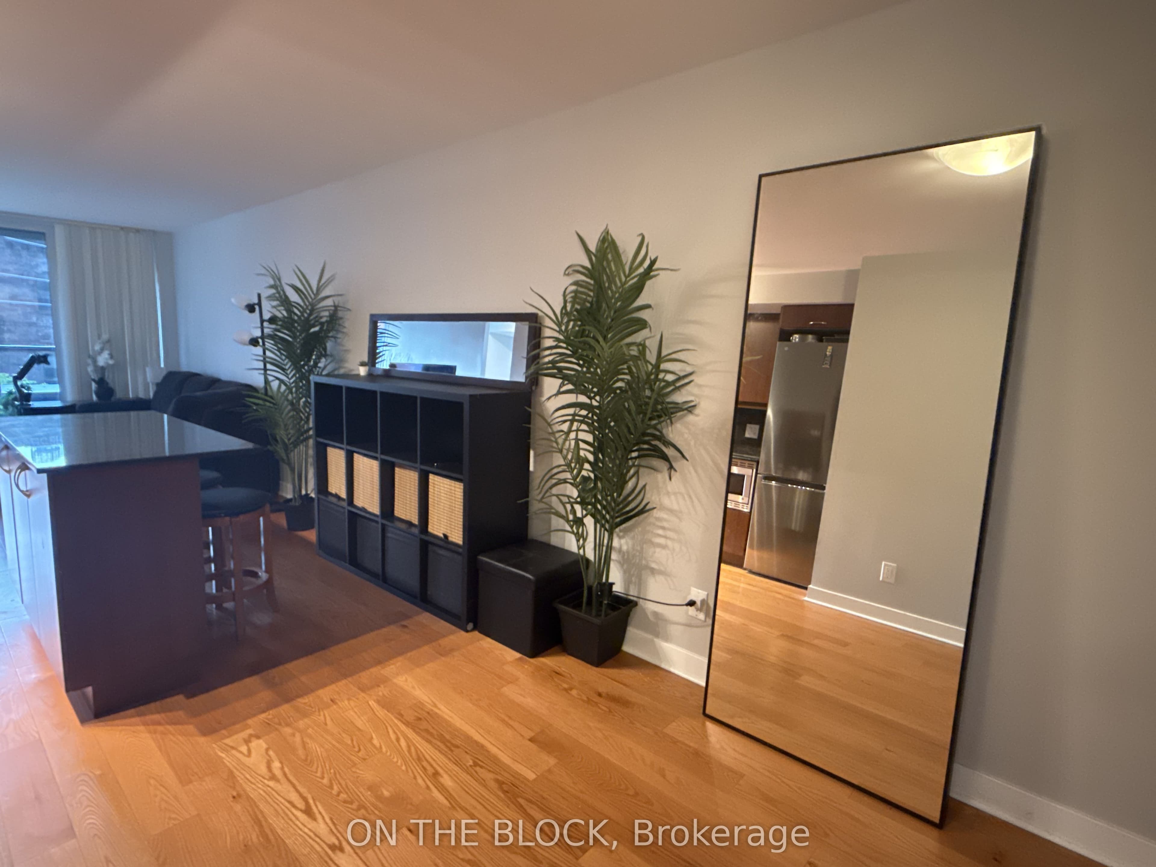 Unit 313 320 Richmond Street photo 1