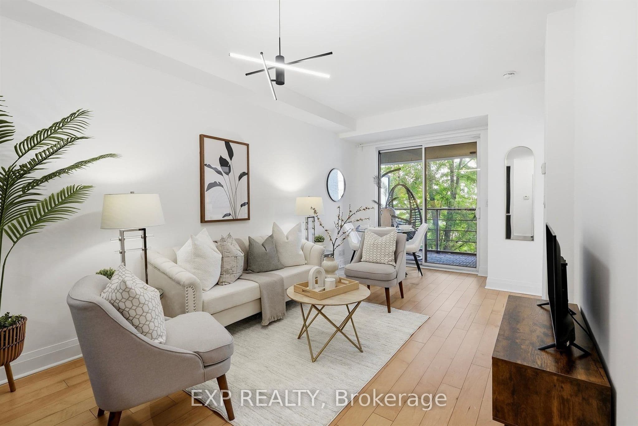 Unit 213 21 Clairtrell Road photo 1