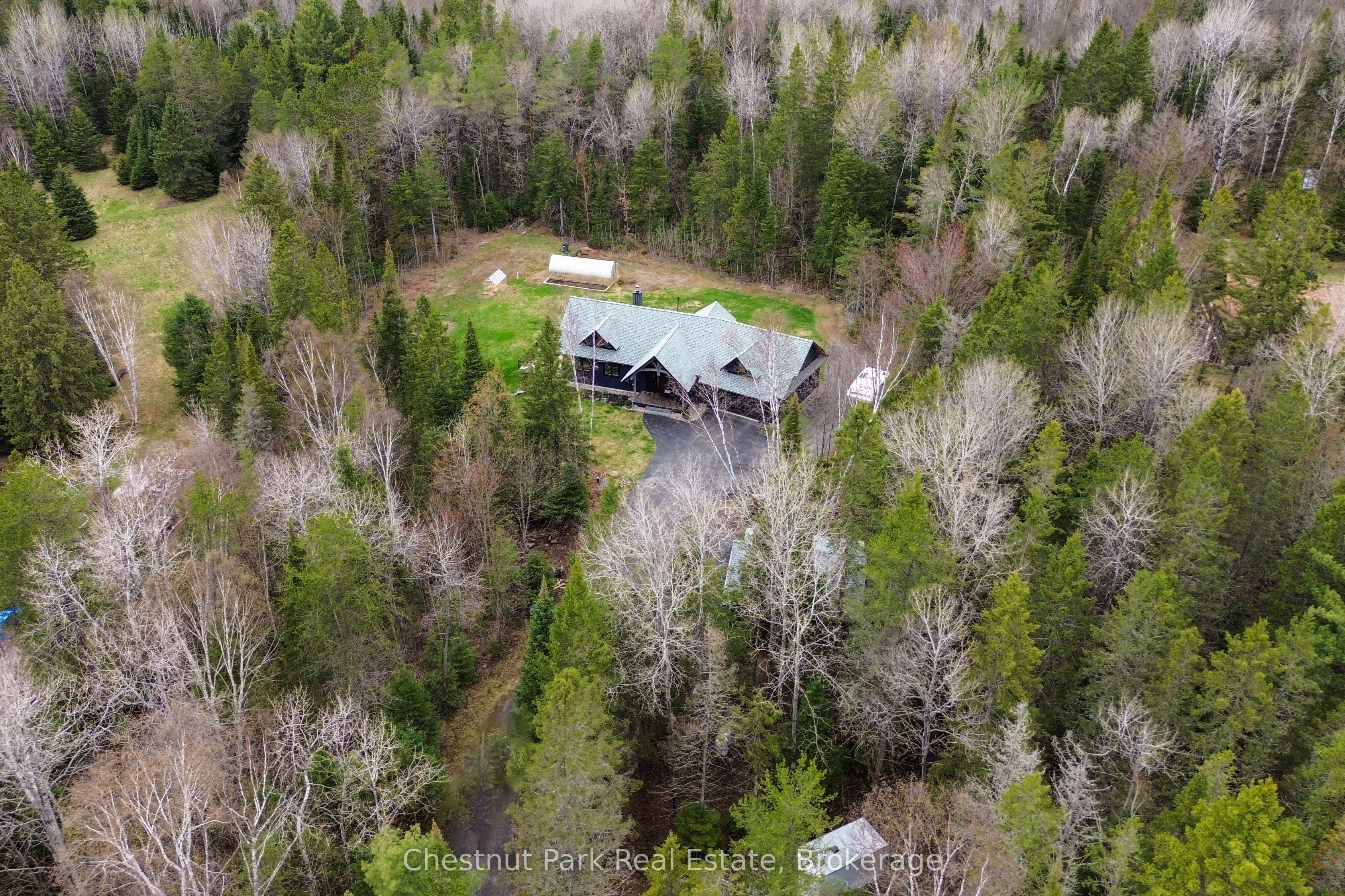 86 BOWYER Road photo 1