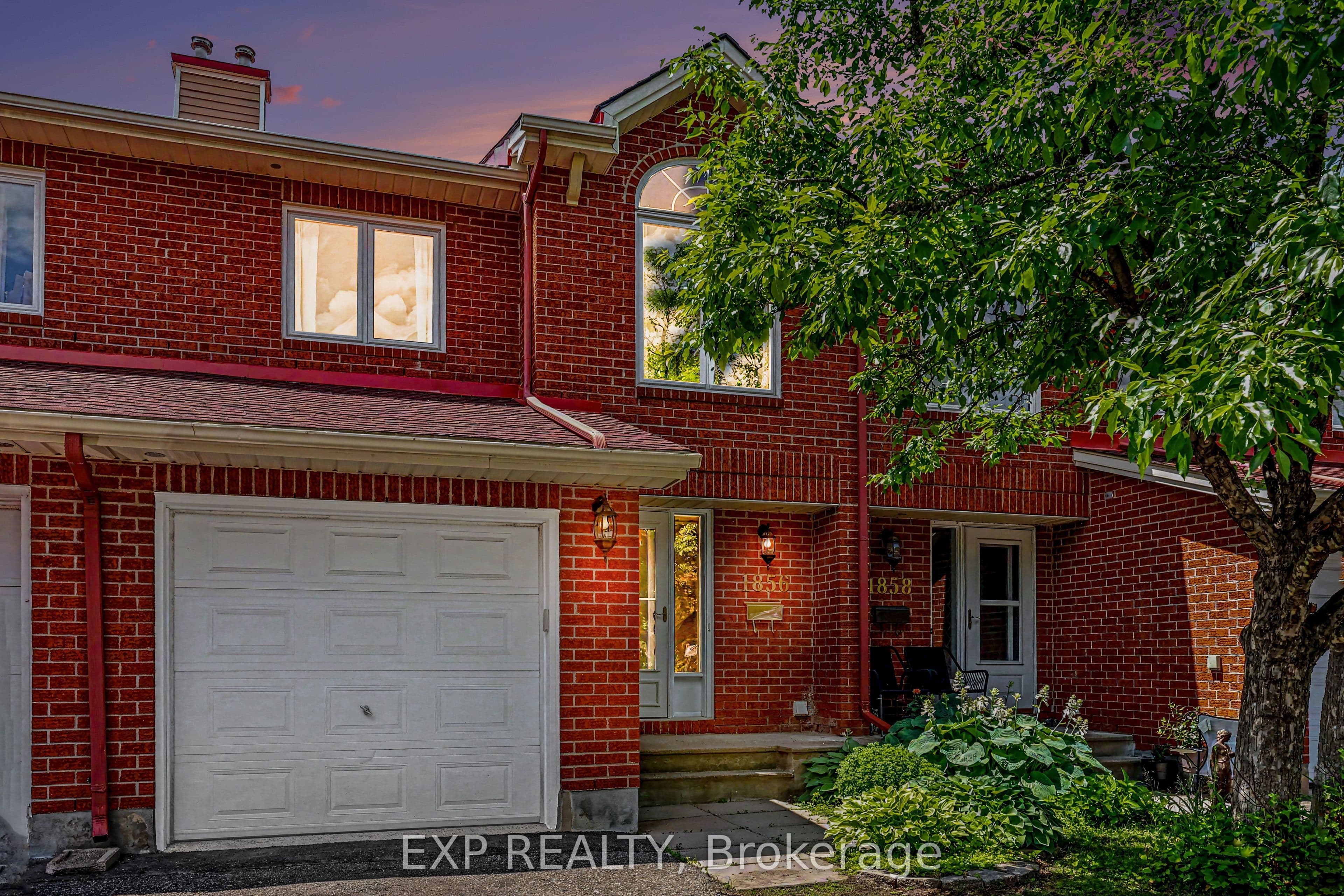 Unit 25 1856 Summerfields Crescent photo 1
